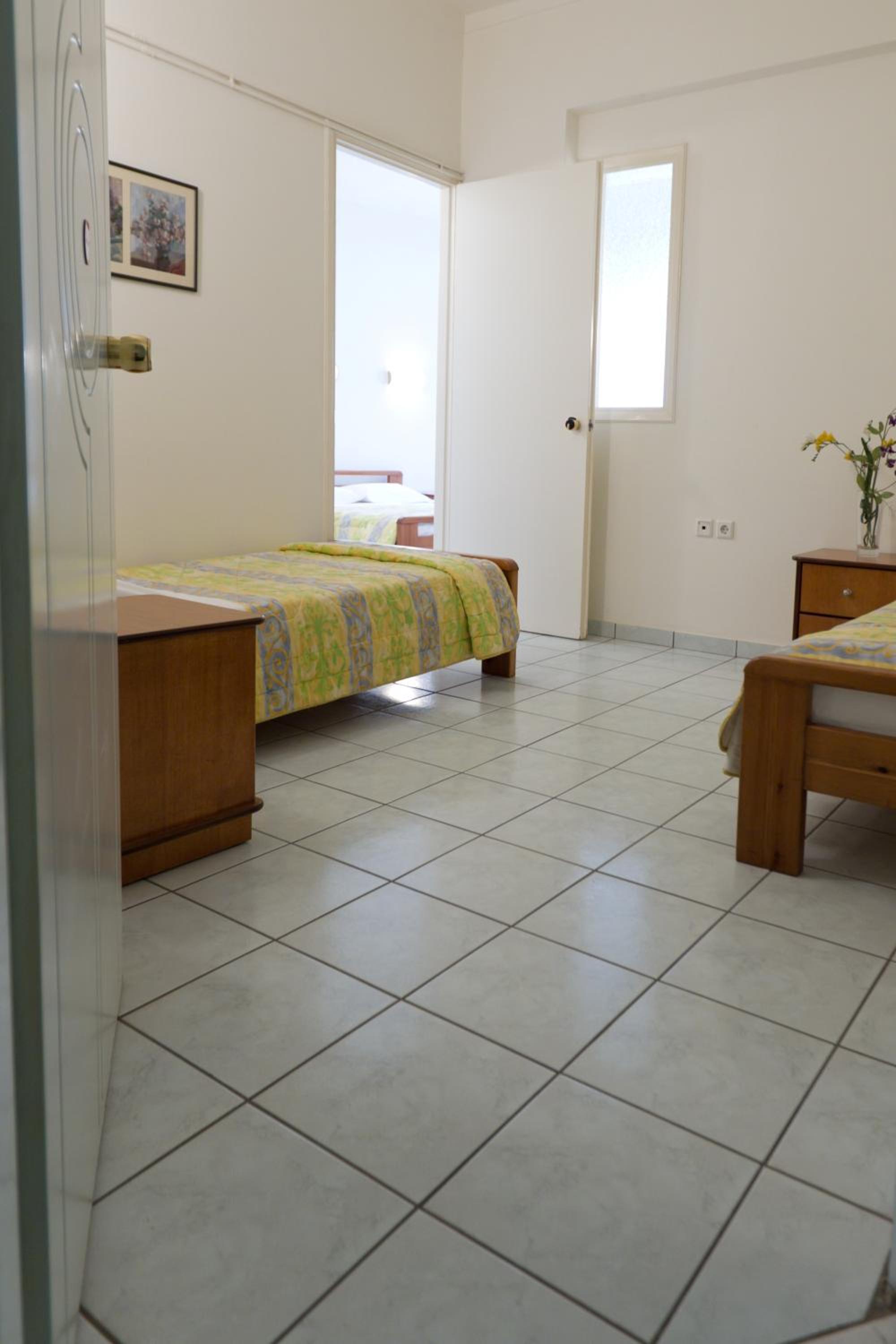 Family Room - Photo 2