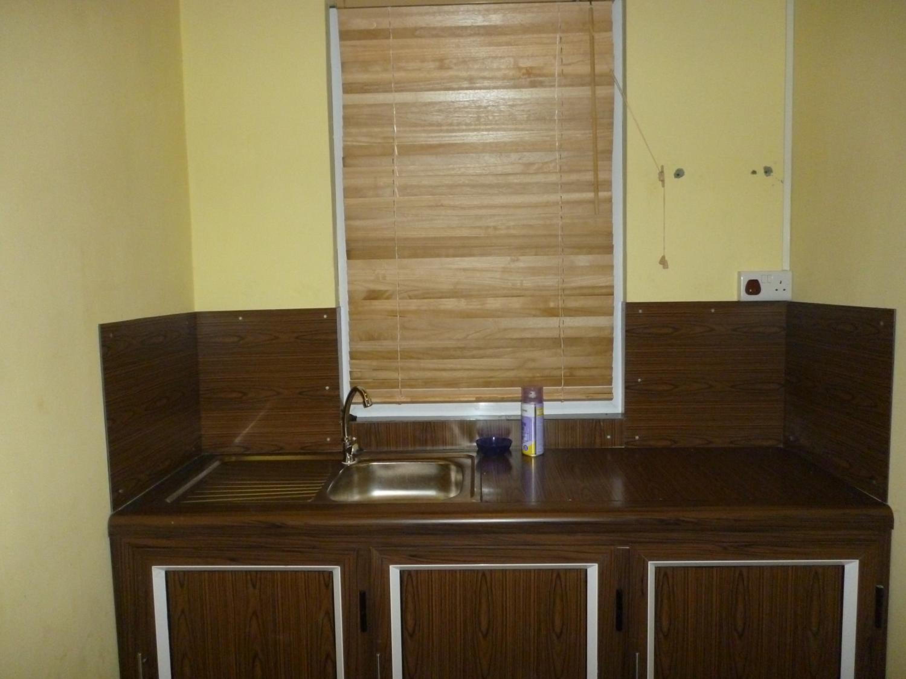 Family Room - Photo 2