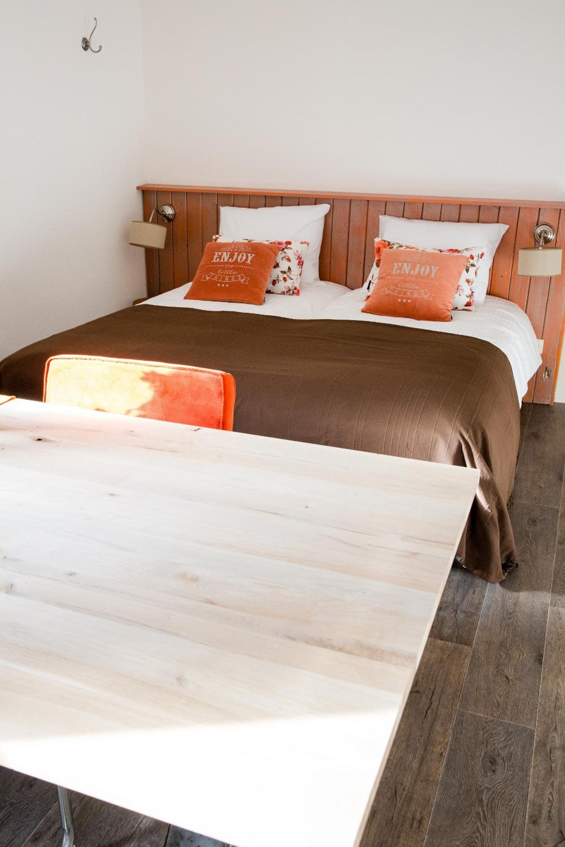 Twin Room - Photo 12