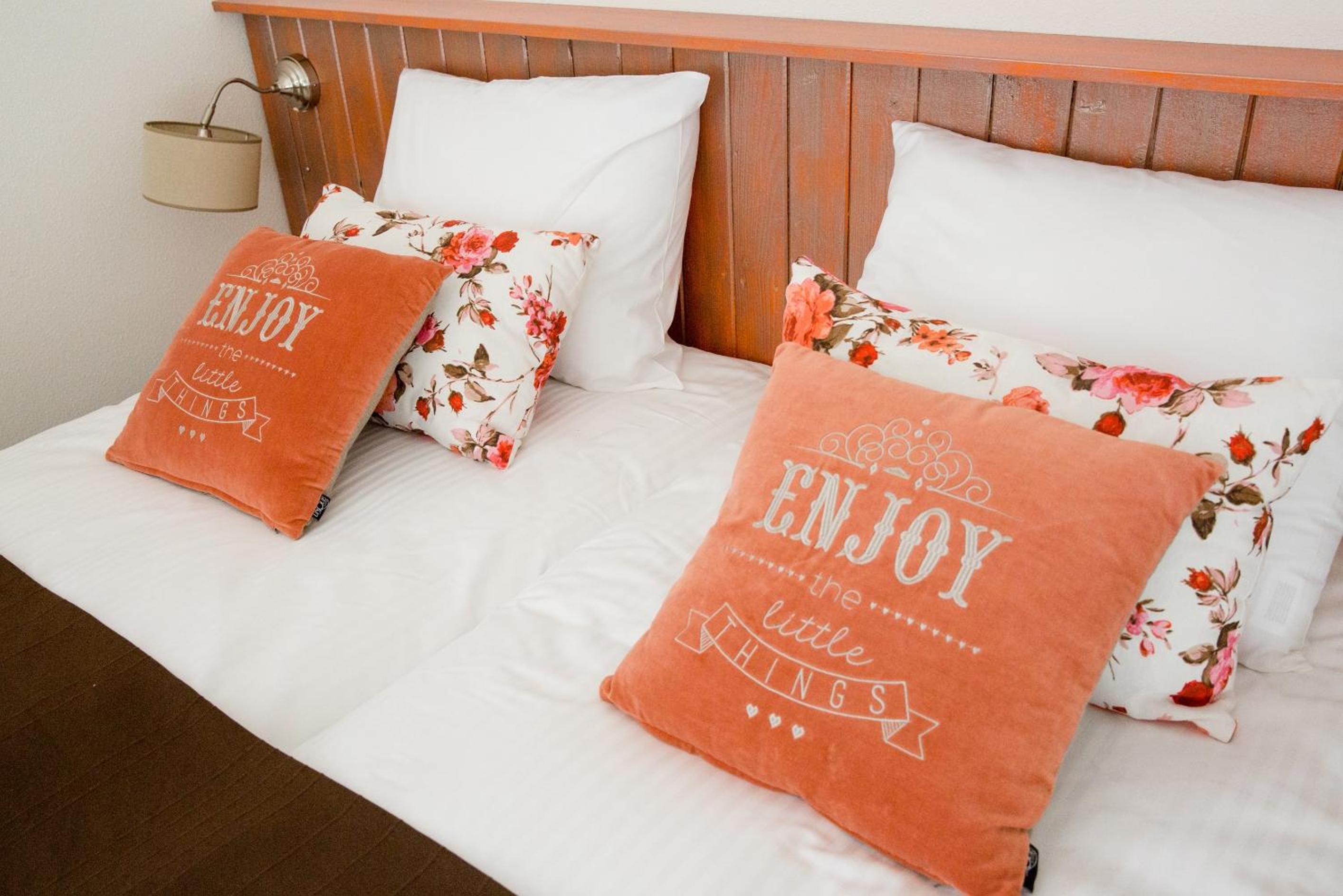 Twin Room - Photo 11