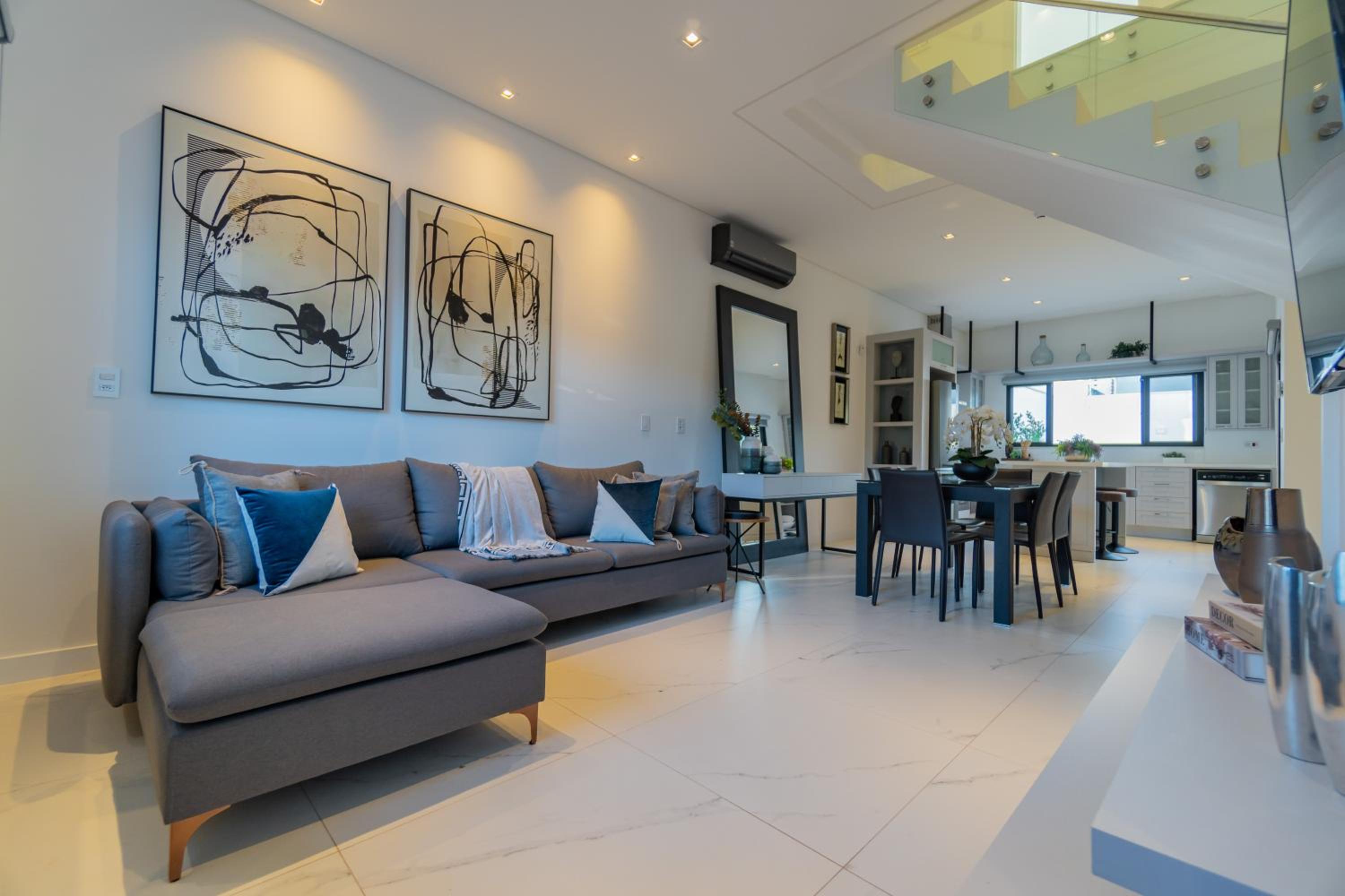 Villa photo 1