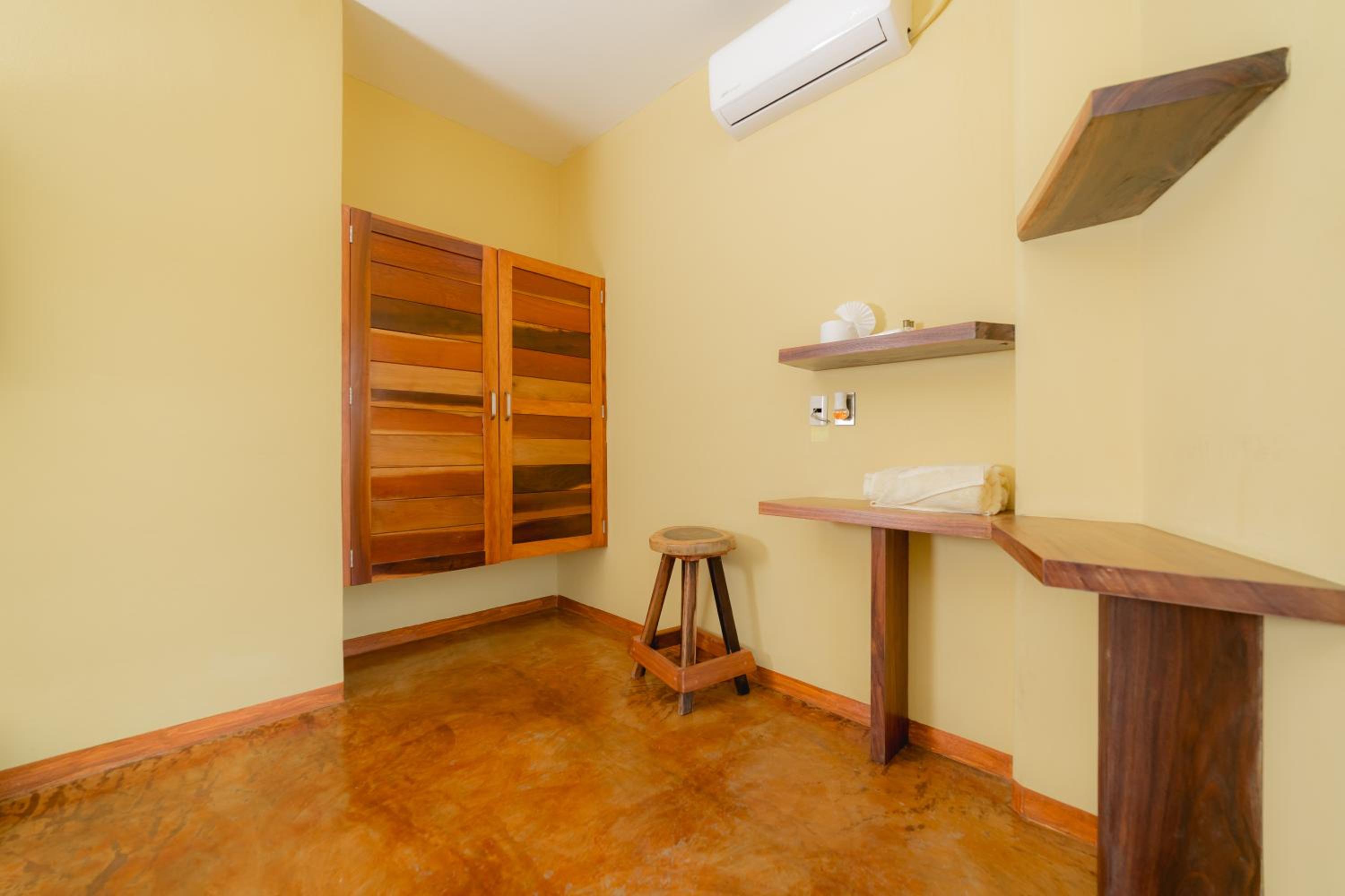 Two-Bedroom Superior Apartment photo 2