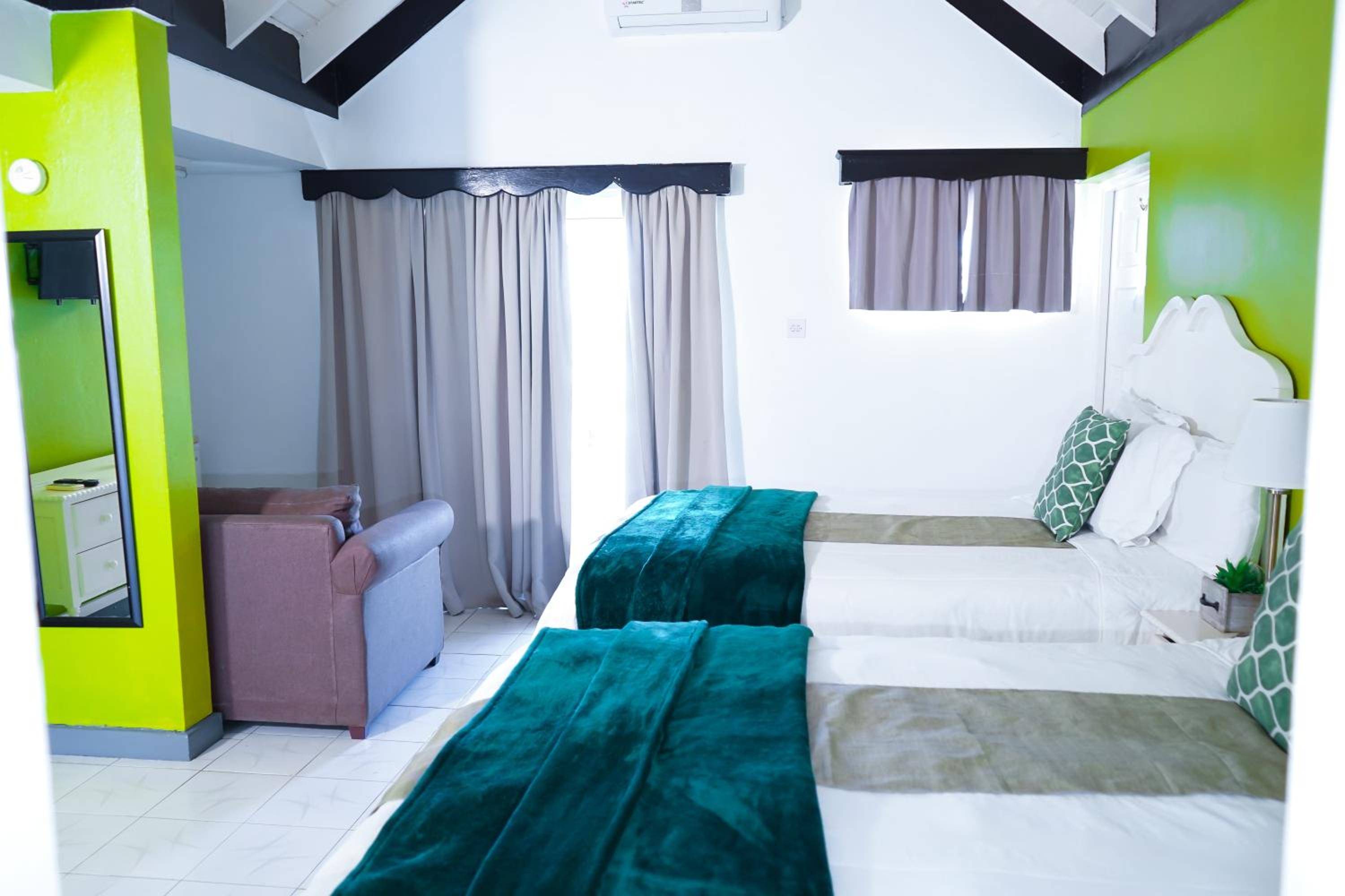 Deluxe Double Room with Side Sea View photo 3