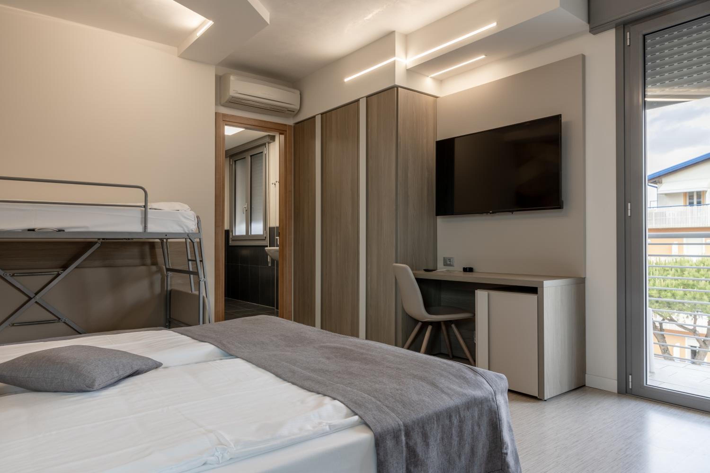 Triple Room with Side Sea View
