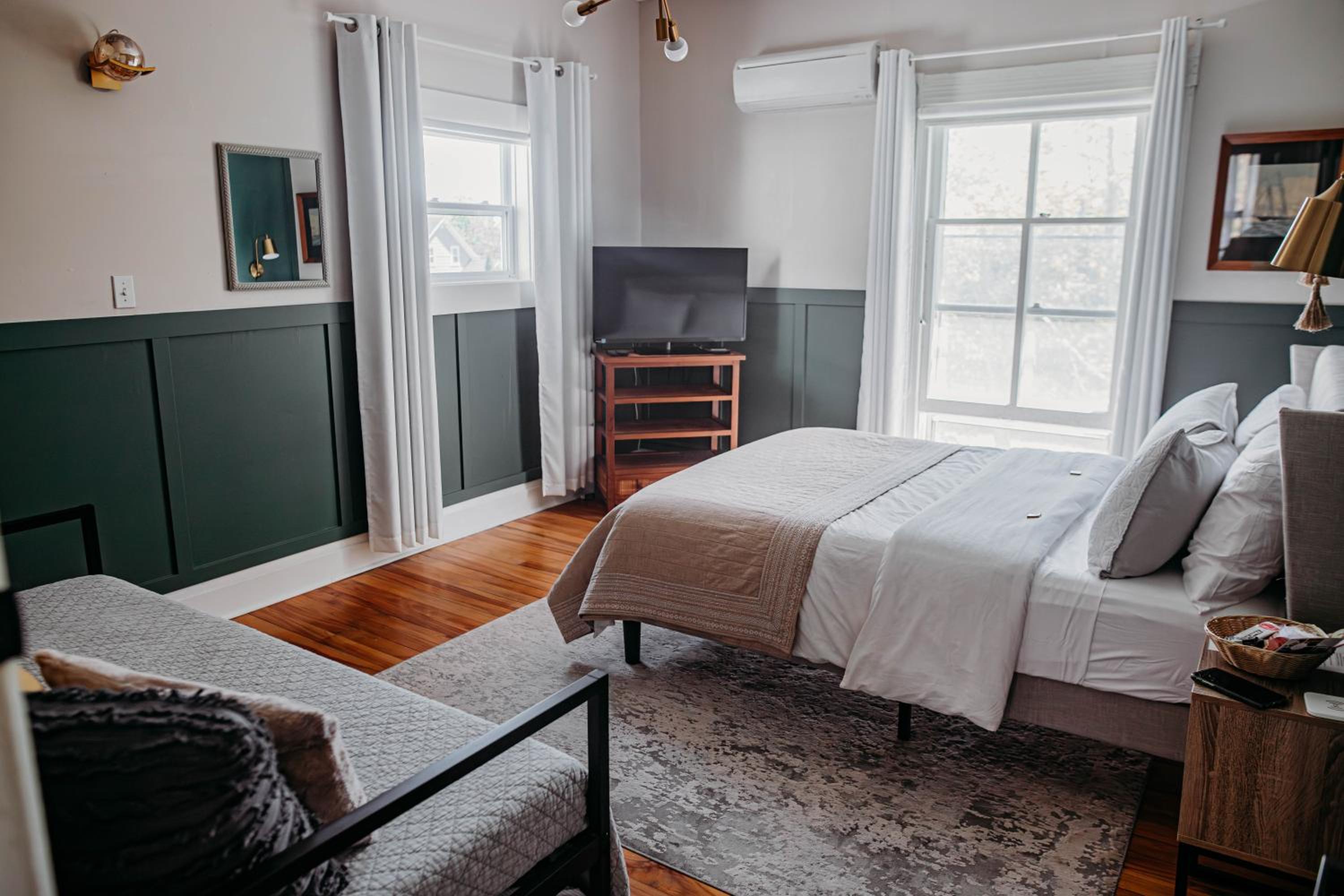 Queen Room - Photo 5