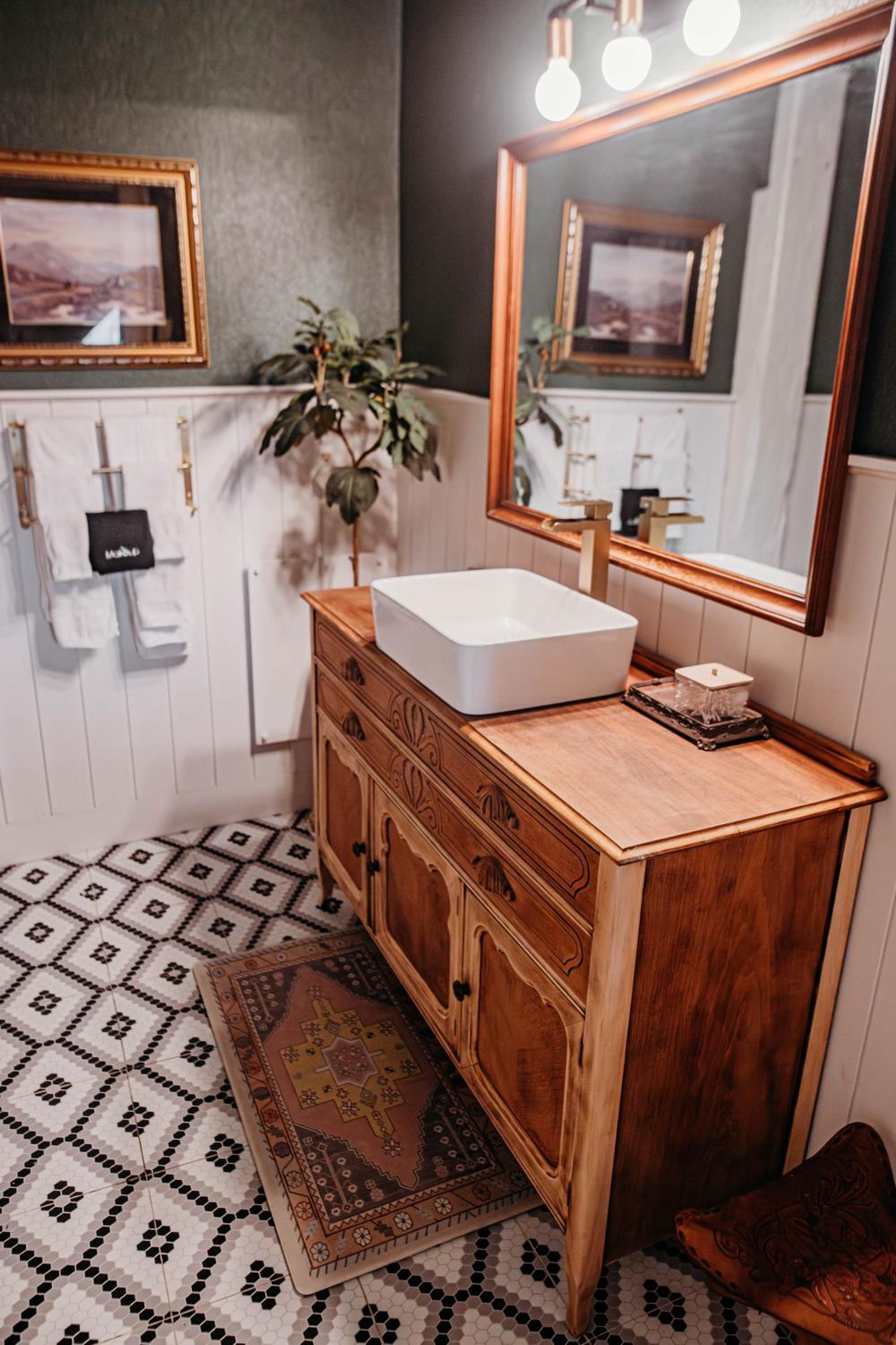 Queen Room - Photo 6