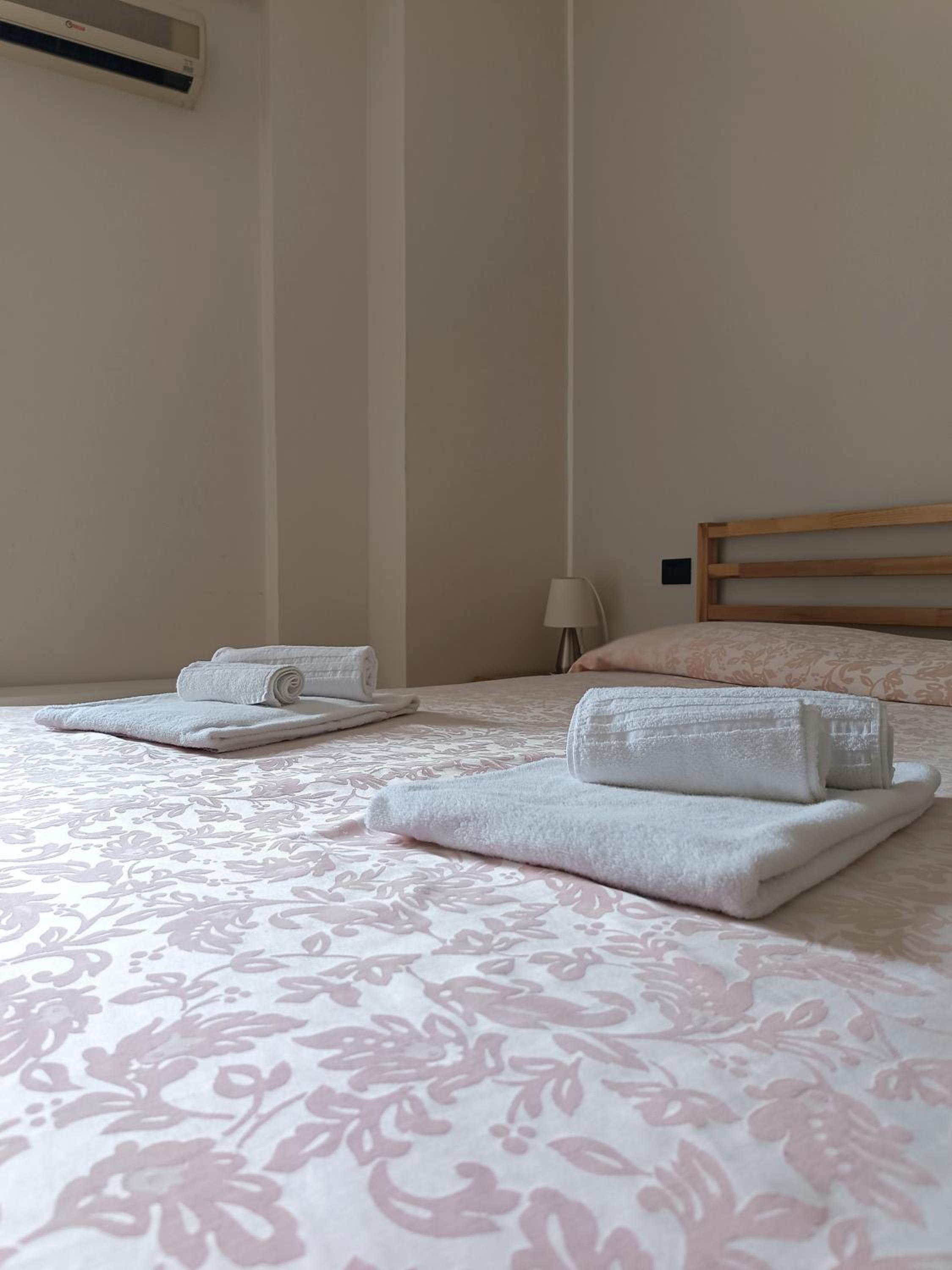 Double Room - Photo 9