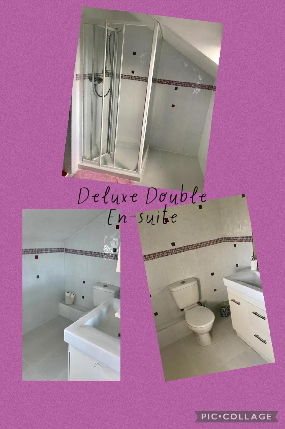 Deluxe Double Room with Side Sea View photo 2