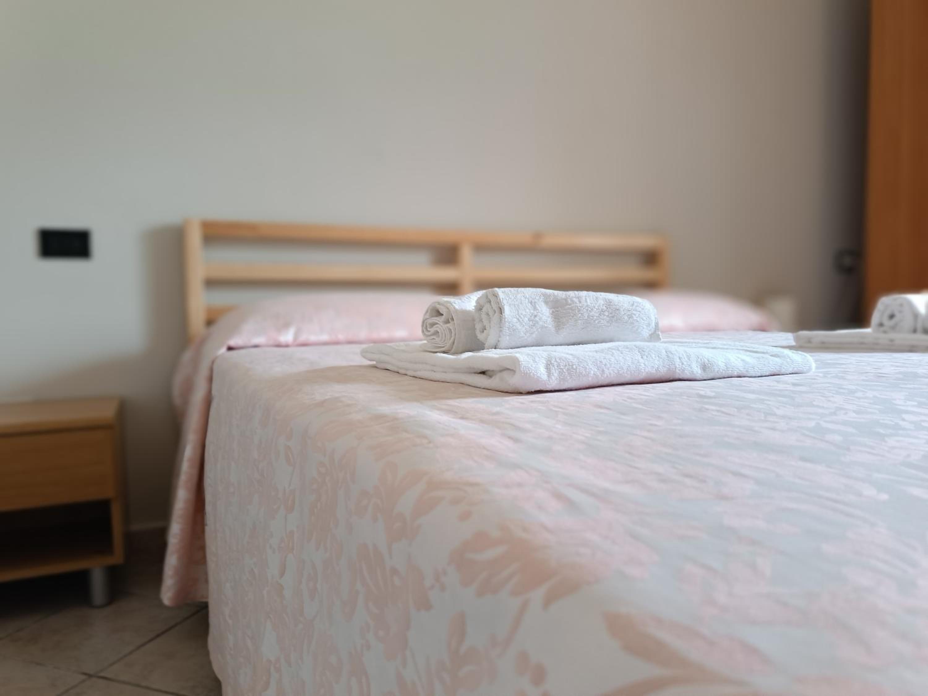 Double Room - Photo 2