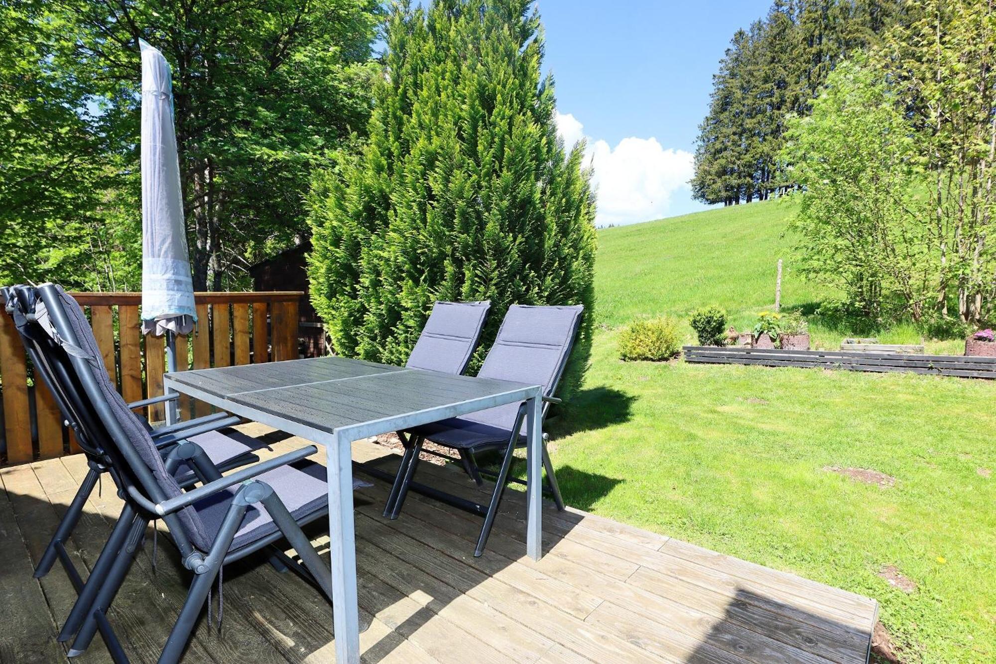 One-Bedroom Apartment with Garden View