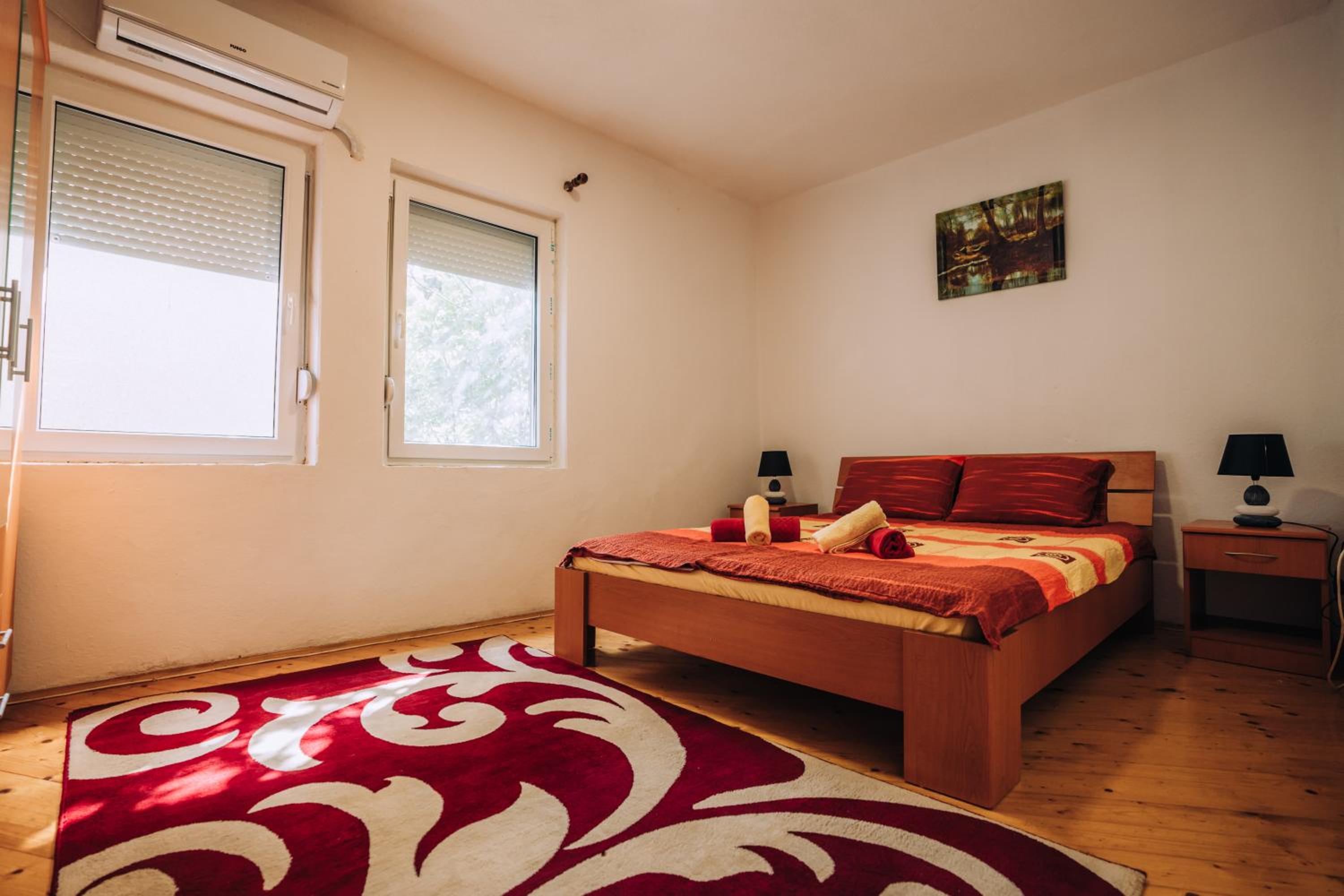 Two-Bedroom Apartment with Lake View photo 2