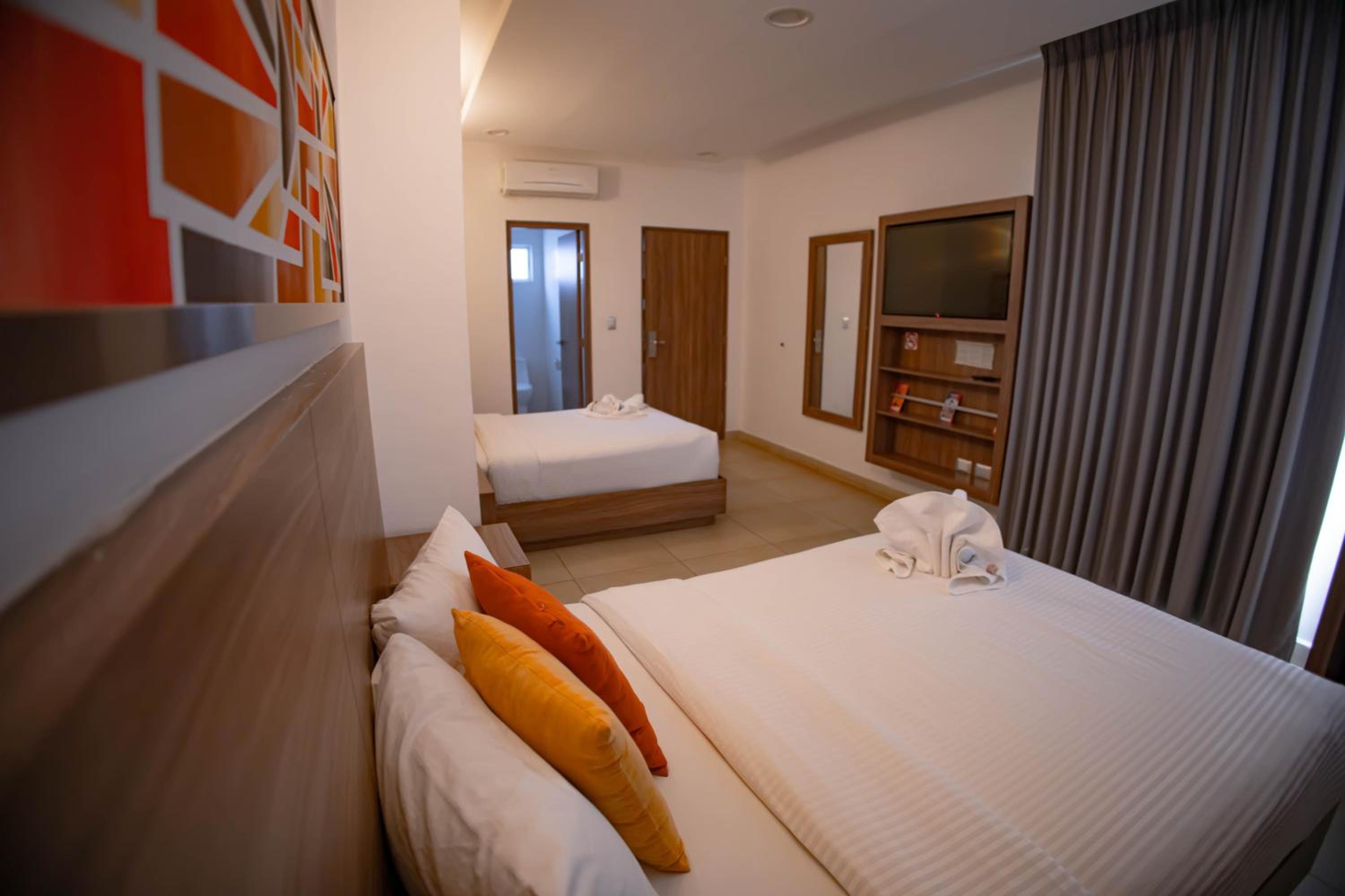 Double Room - Photo 15