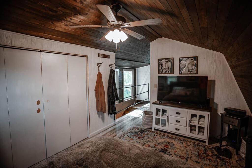 One-Bedroom House photo 1