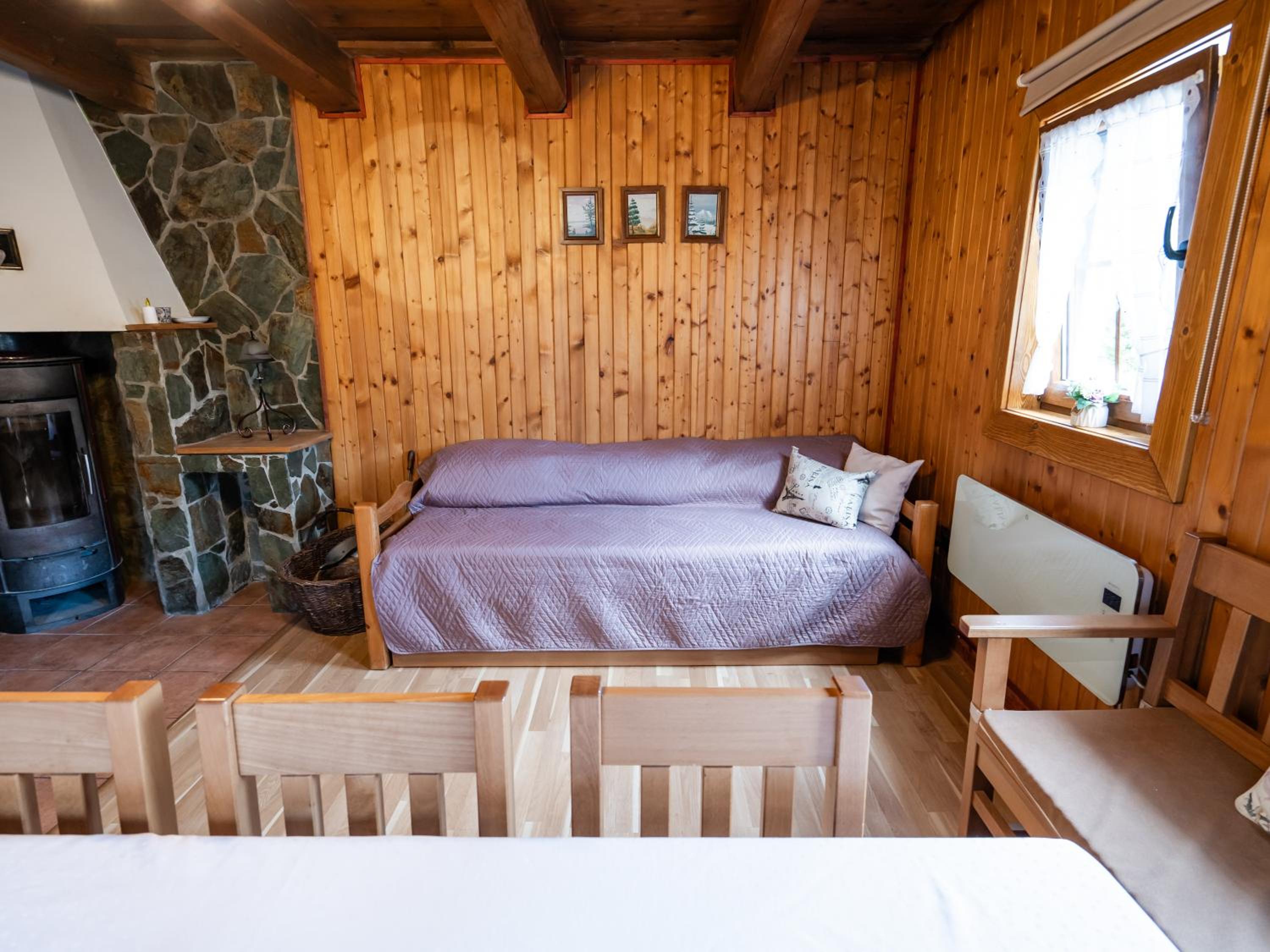 One-Bedroom House - Photo 16