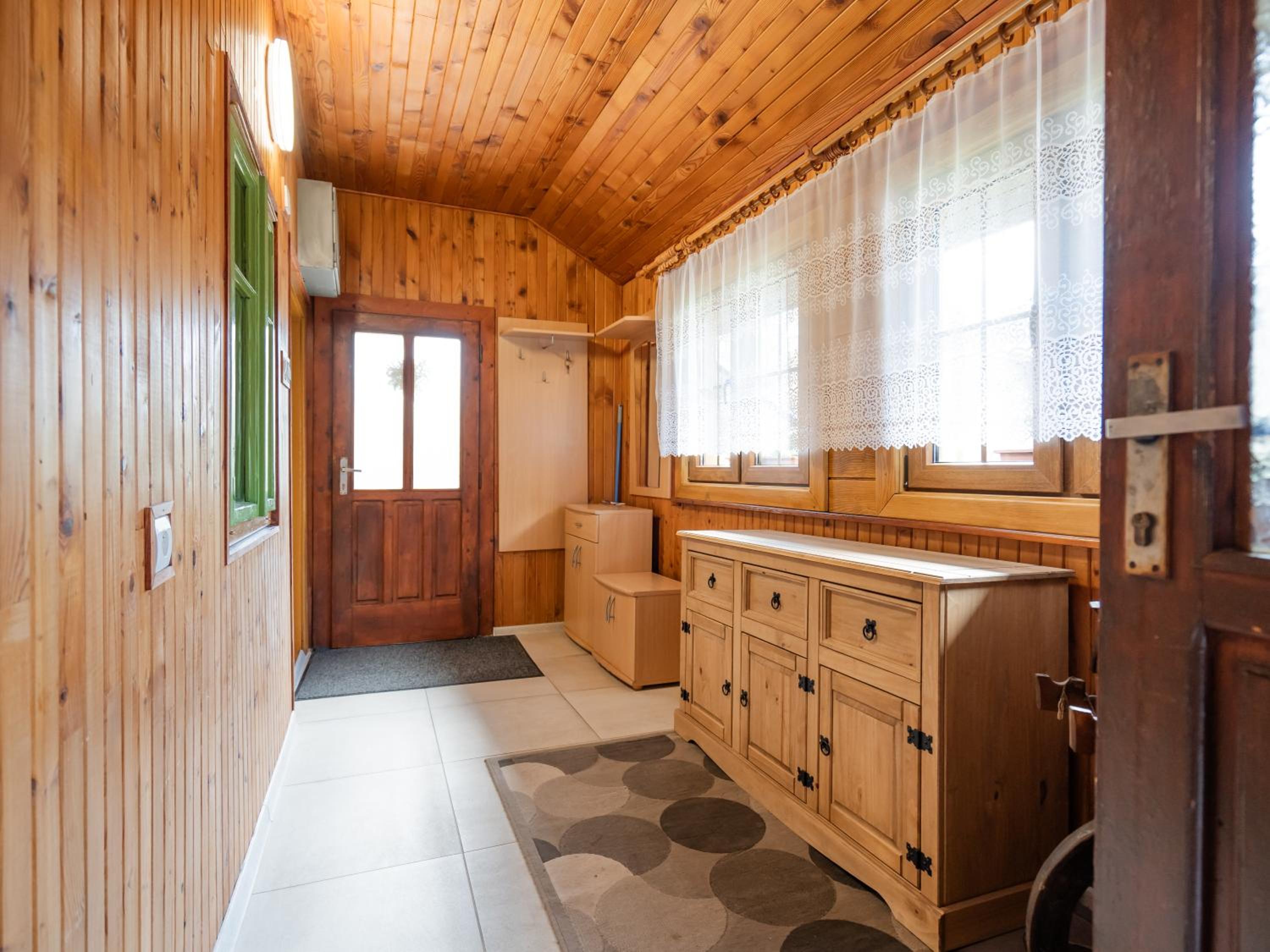 One-Bedroom House - Photo 8