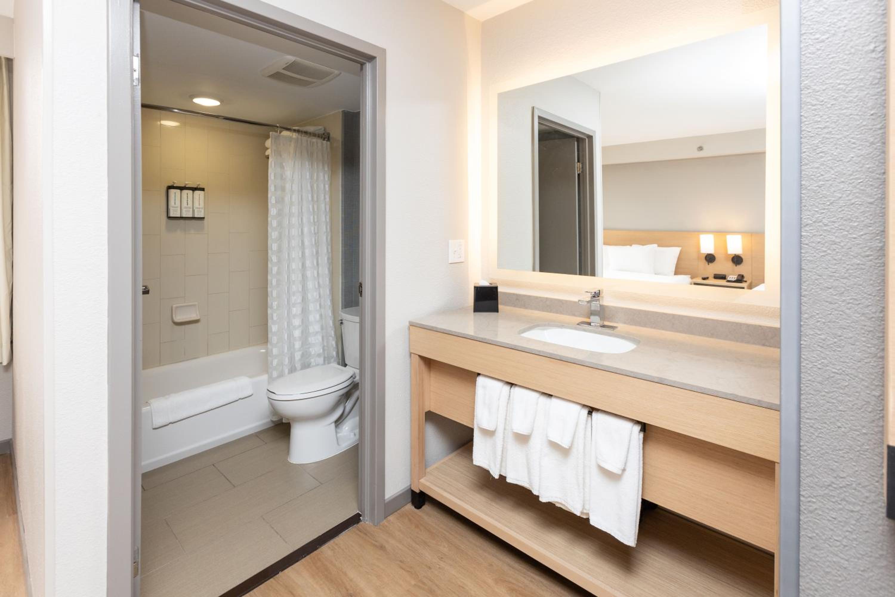 Queen Room with Two Queen Beds, Sofa Bed and Accessible Tub photo 3