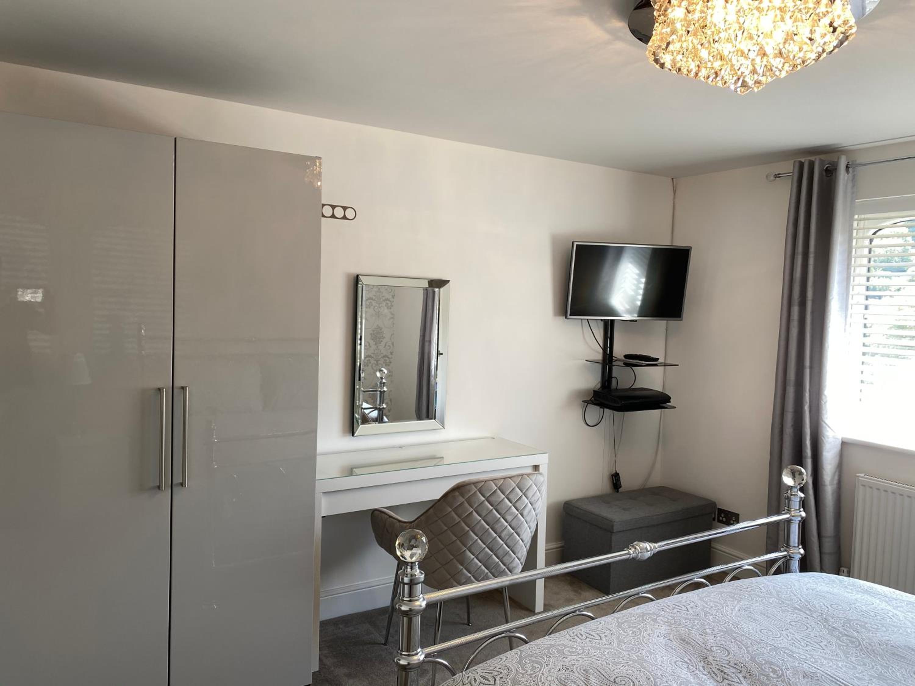 Superior One-Bedroom Apartment photo 1