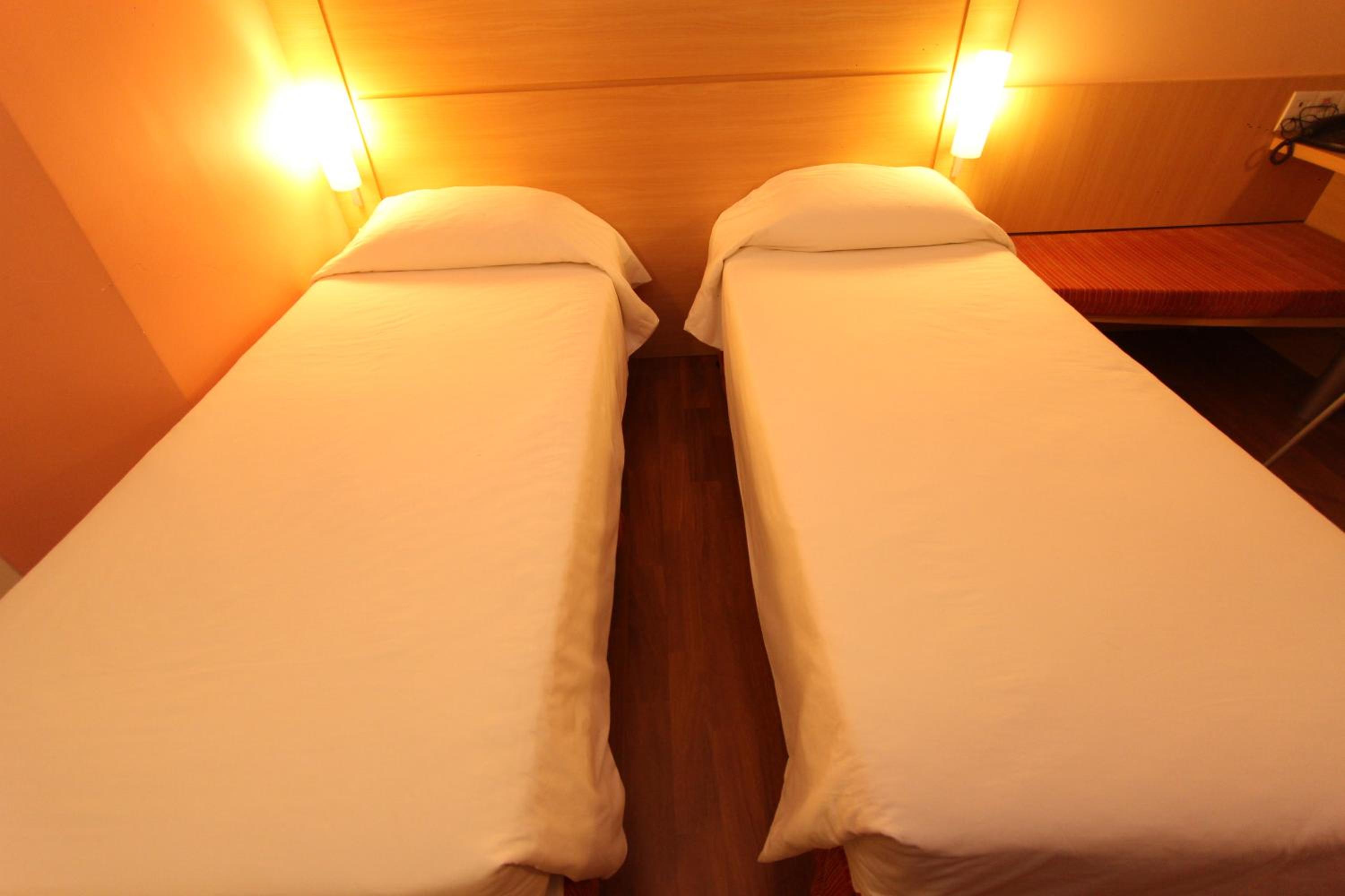 Standard Twin Room photo 1