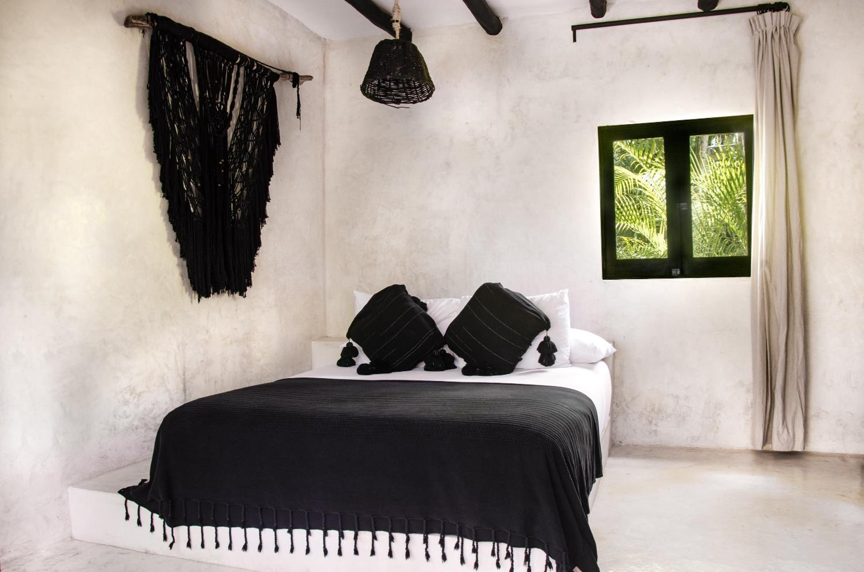 Double Room with Garden View - Photo 4