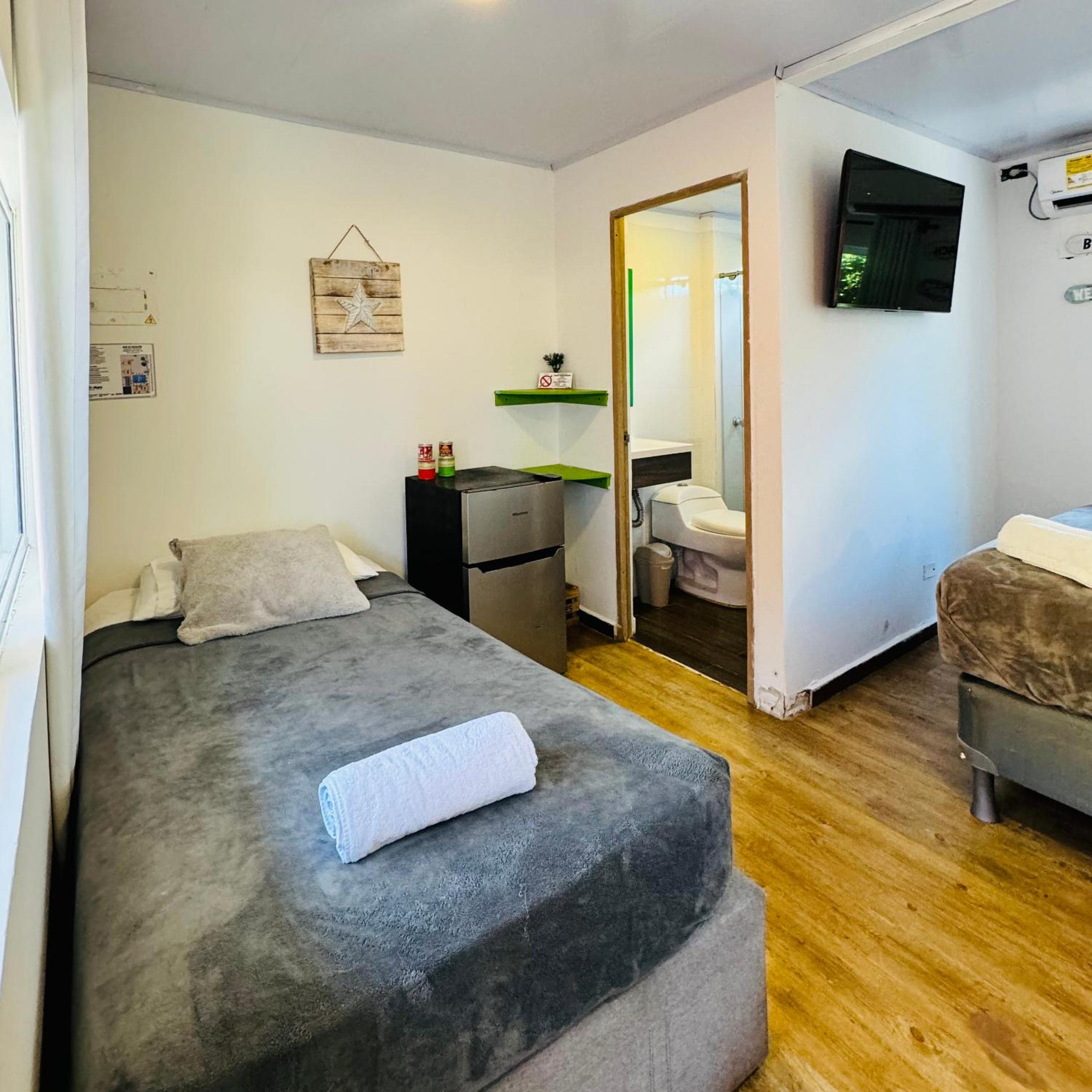 Triple Room with Private Bathroom photo 2
