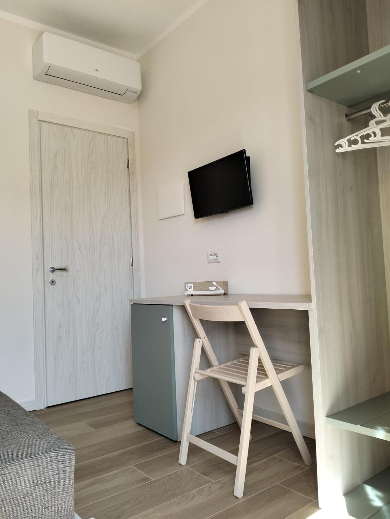 Double Room with Private Bathroom photo 1