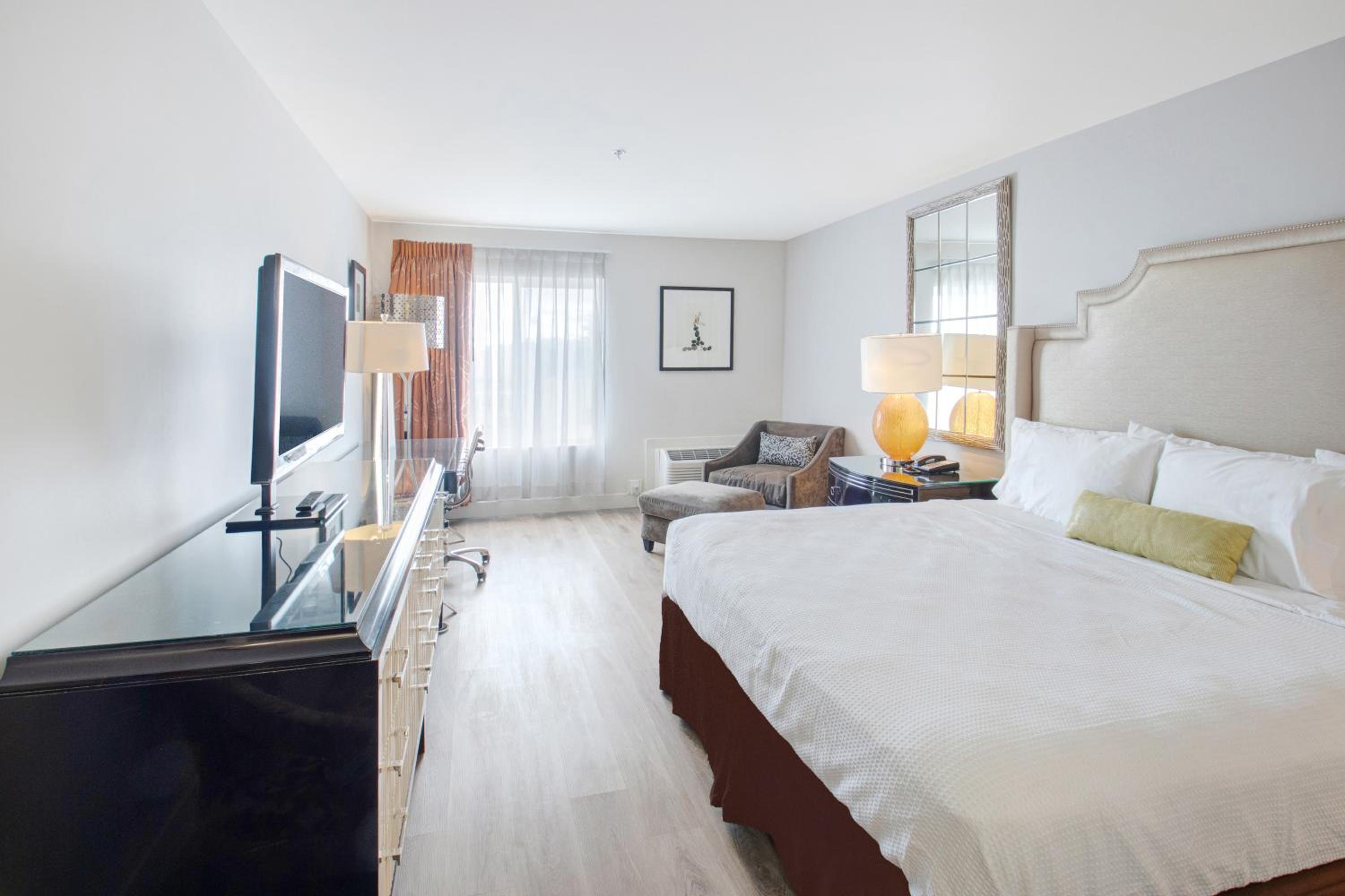 Standard King Room - Photo 1