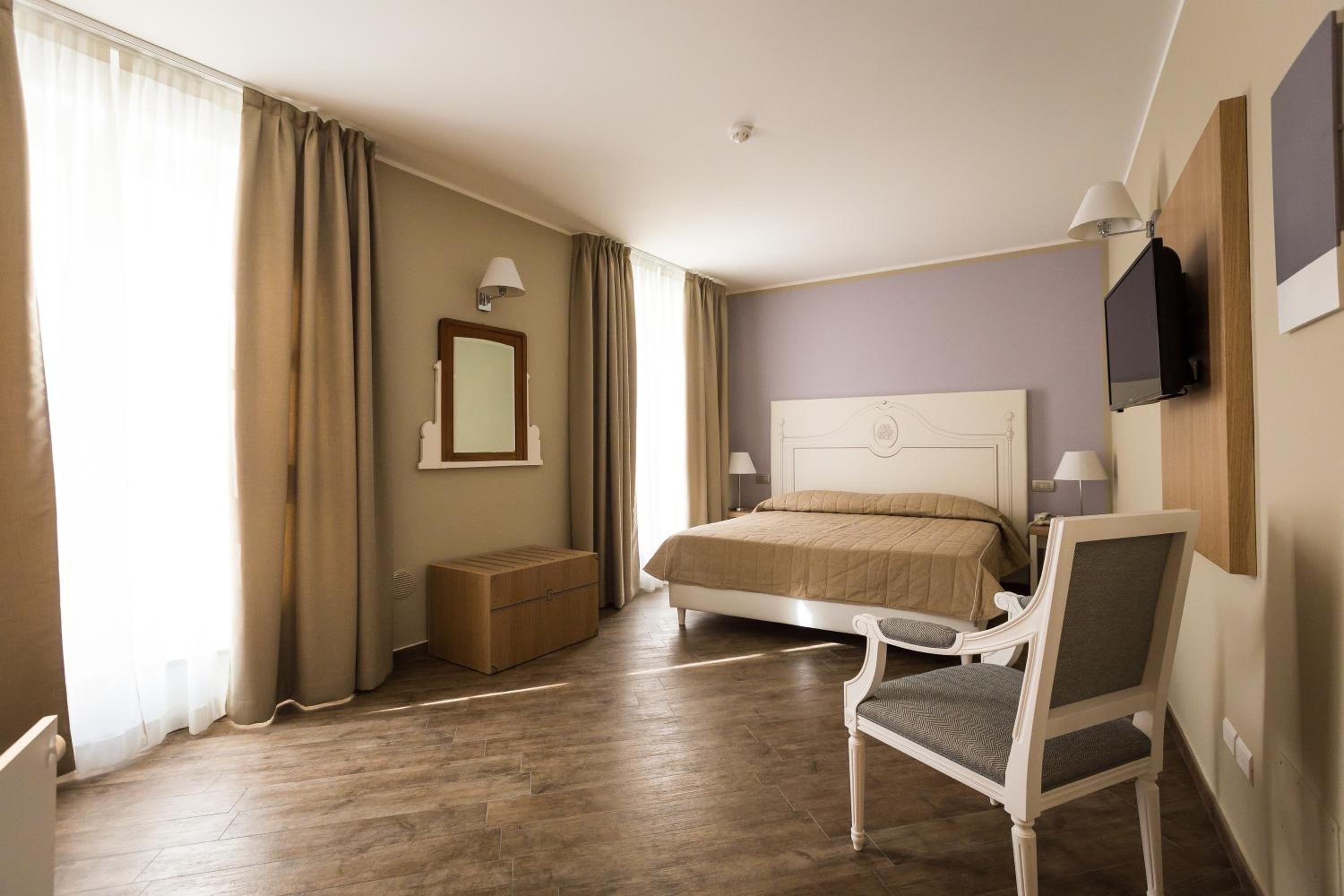 Deluxe Double or Twin Room