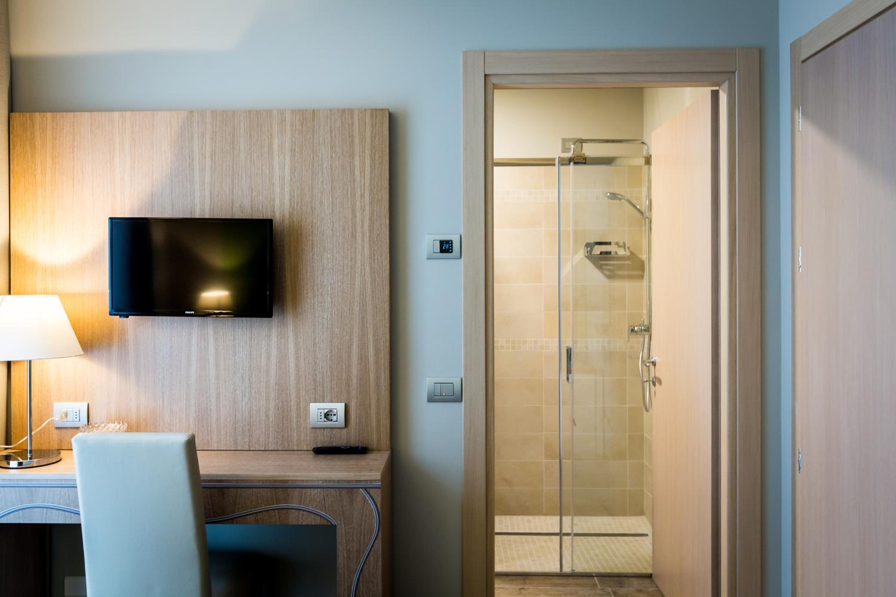 Single Room photo 2
