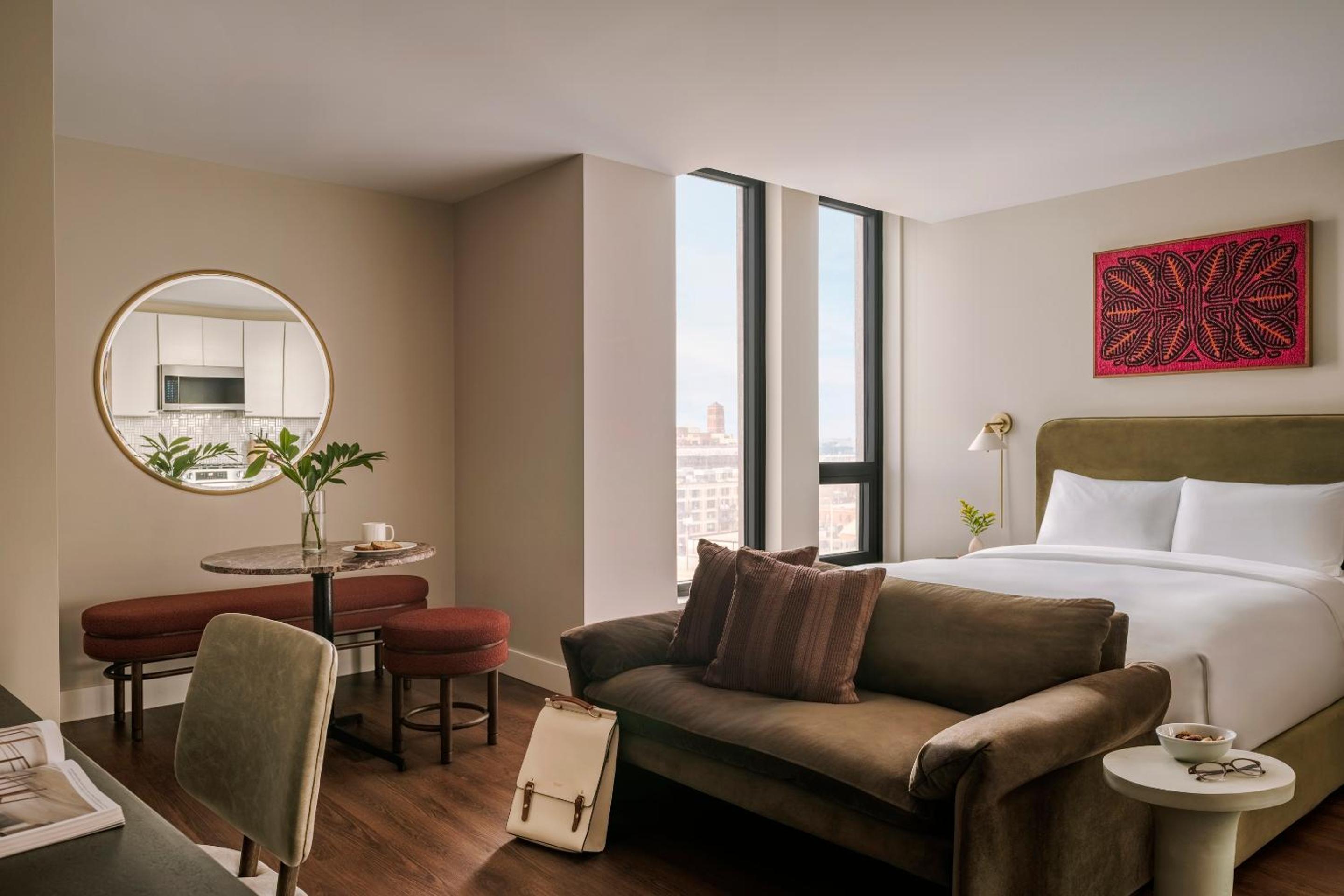 Studio Apartment With Queen Bed photo 1
