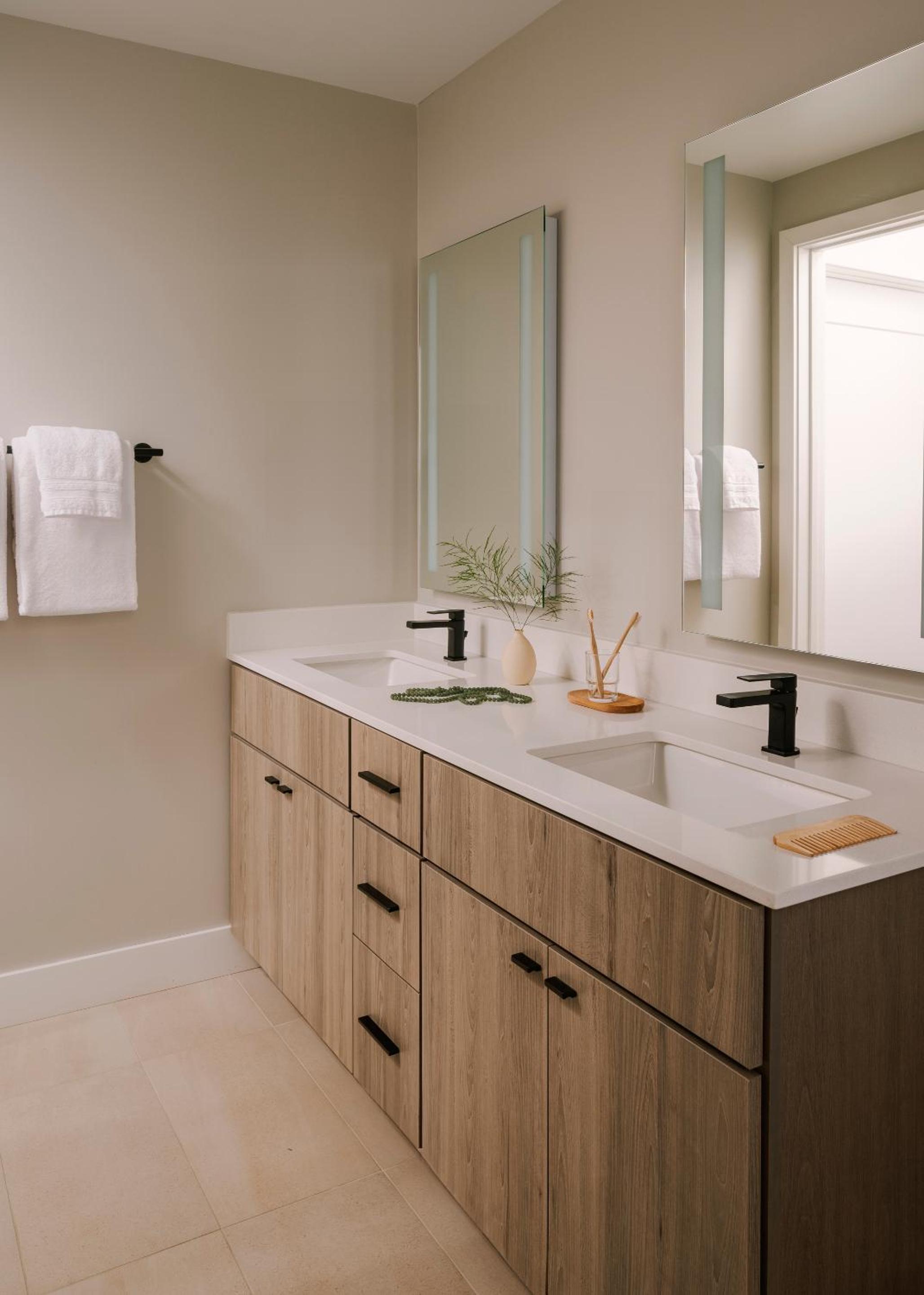 Deluxe One-Bedroom Apartment With City View photo 2