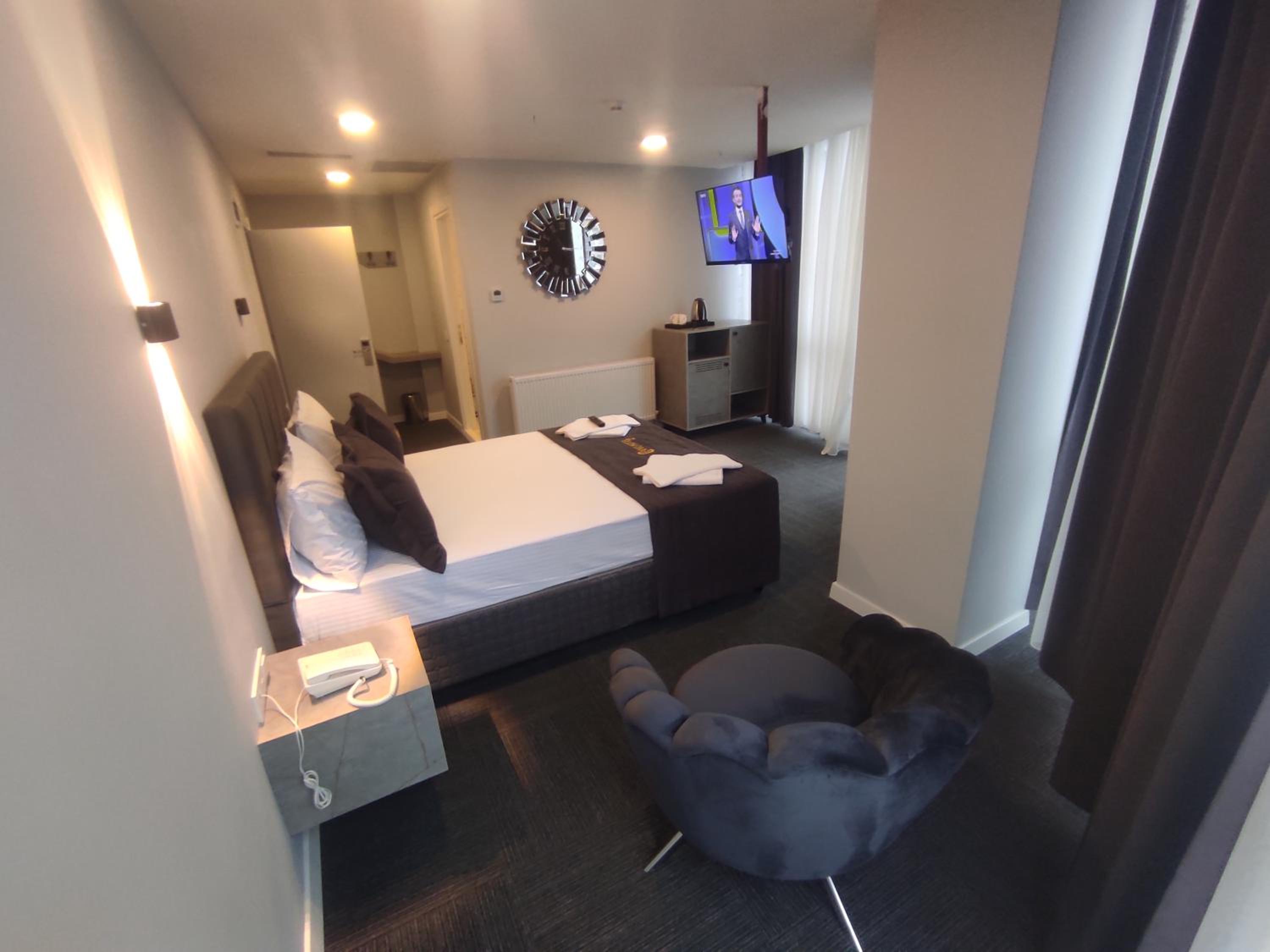 Large Double Room