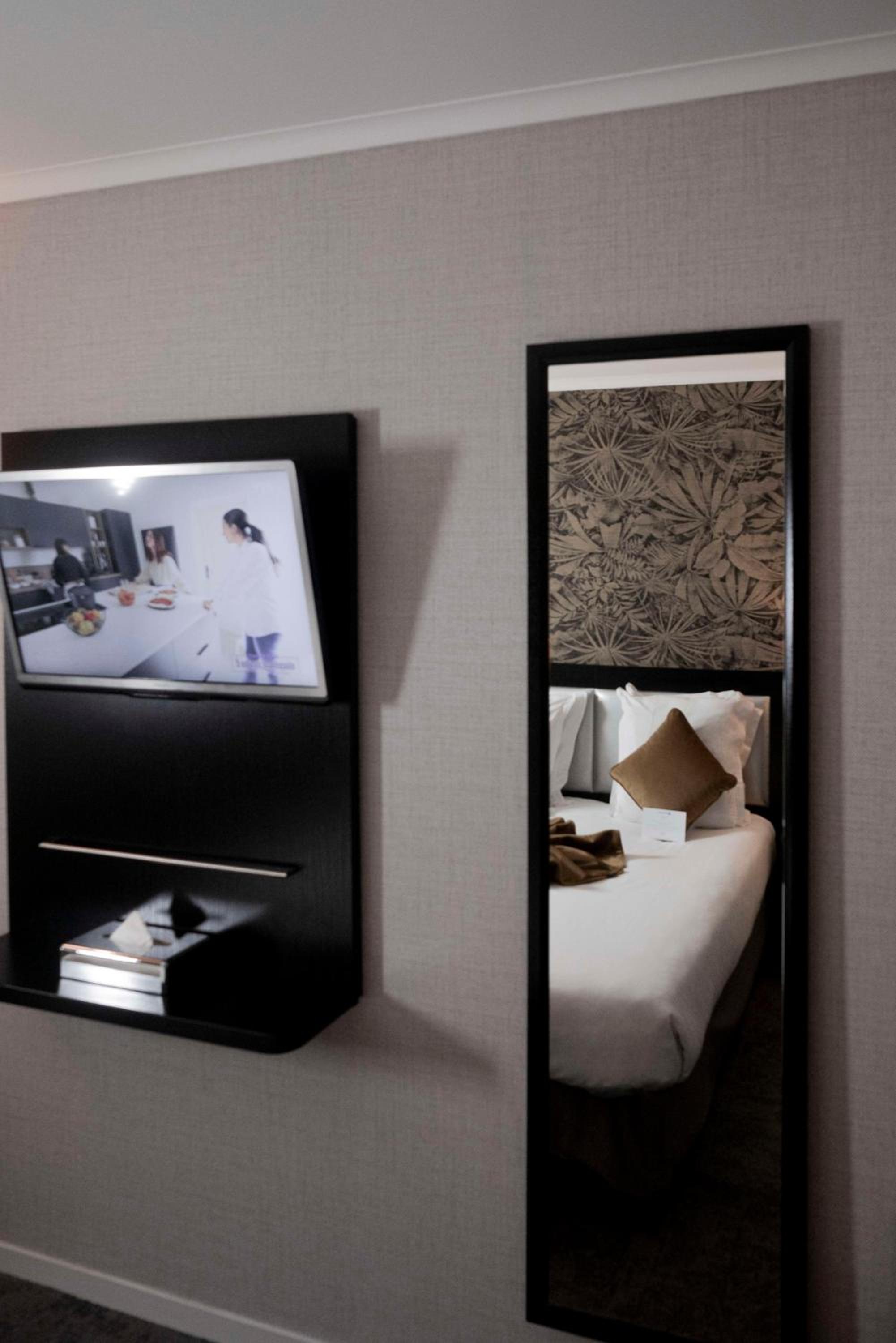 Family Room with Two Double Beds - Non-Smoking