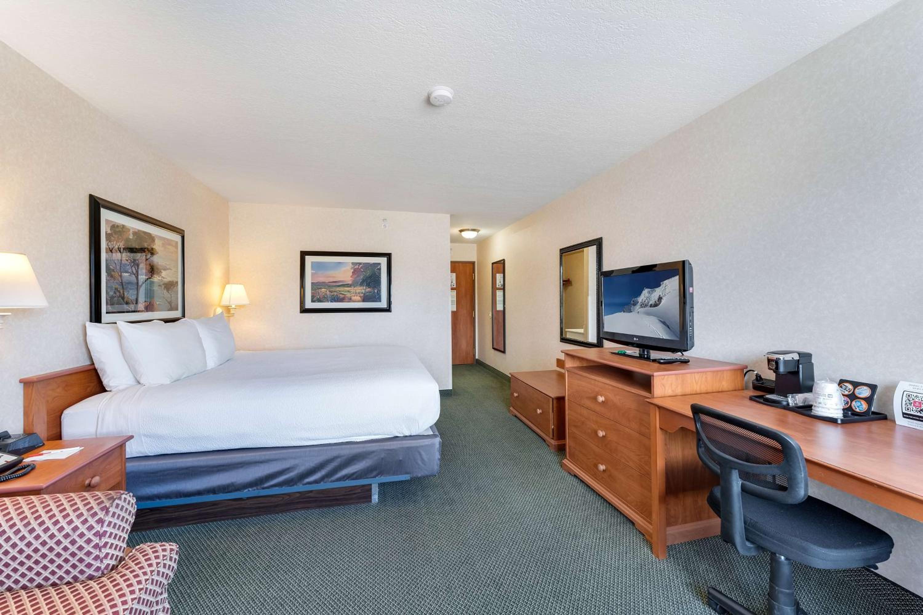 Queen Room with Bath Tub - Disability Access