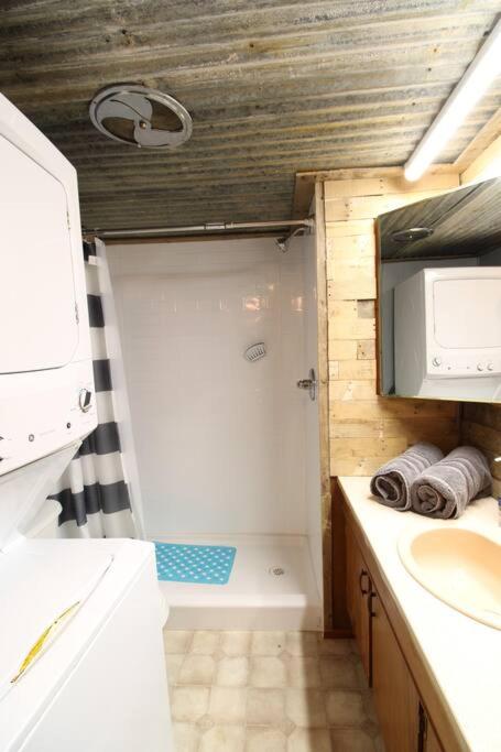 Three-Bedroom House photo 2
