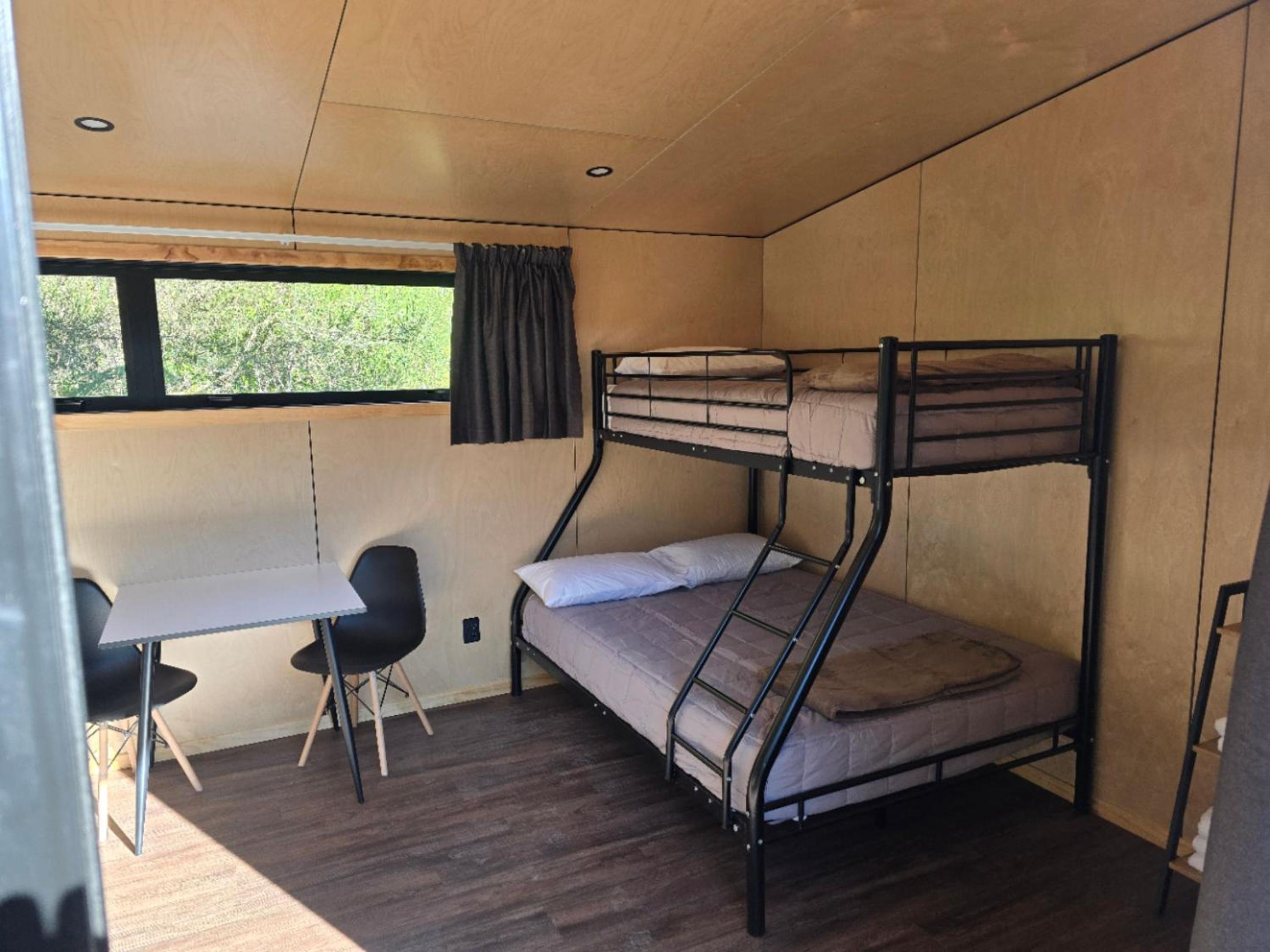Deluxe Quadruple Room - Photo 8
