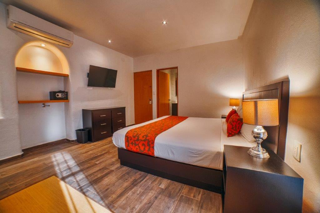 Suite - Photo 5