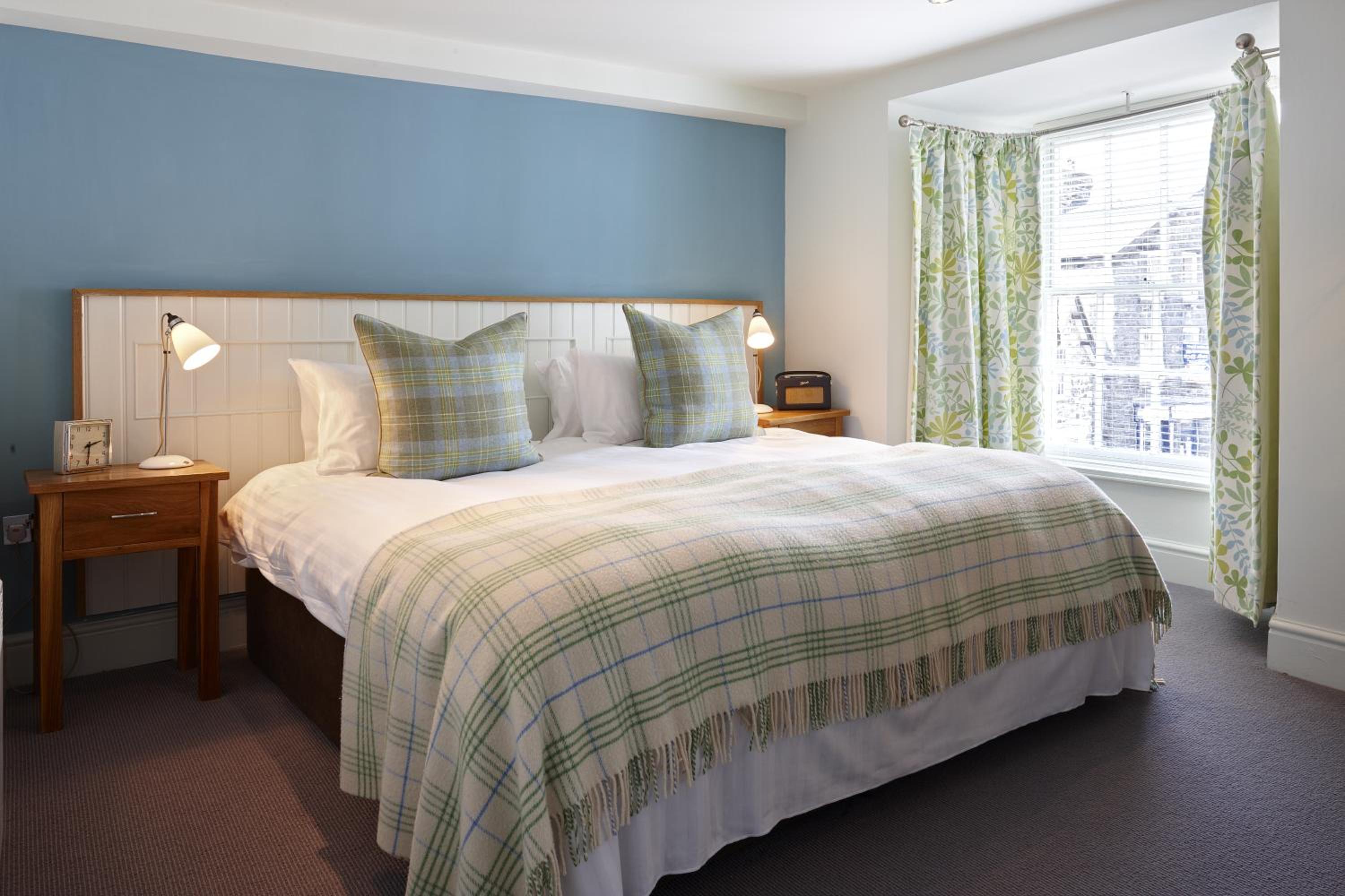 Deluxe Double or Twin Room with City View photo 2