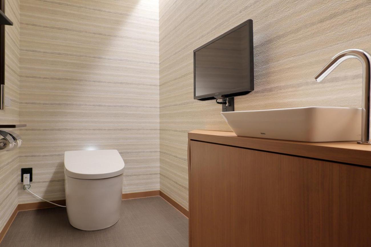 Deluxe Family Suite - Photo 2