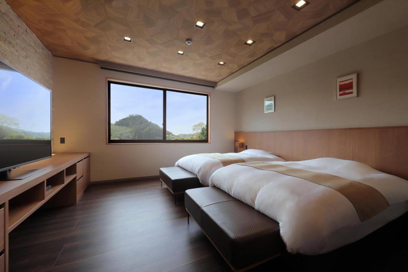 Deluxe Family Suite - Photo 1