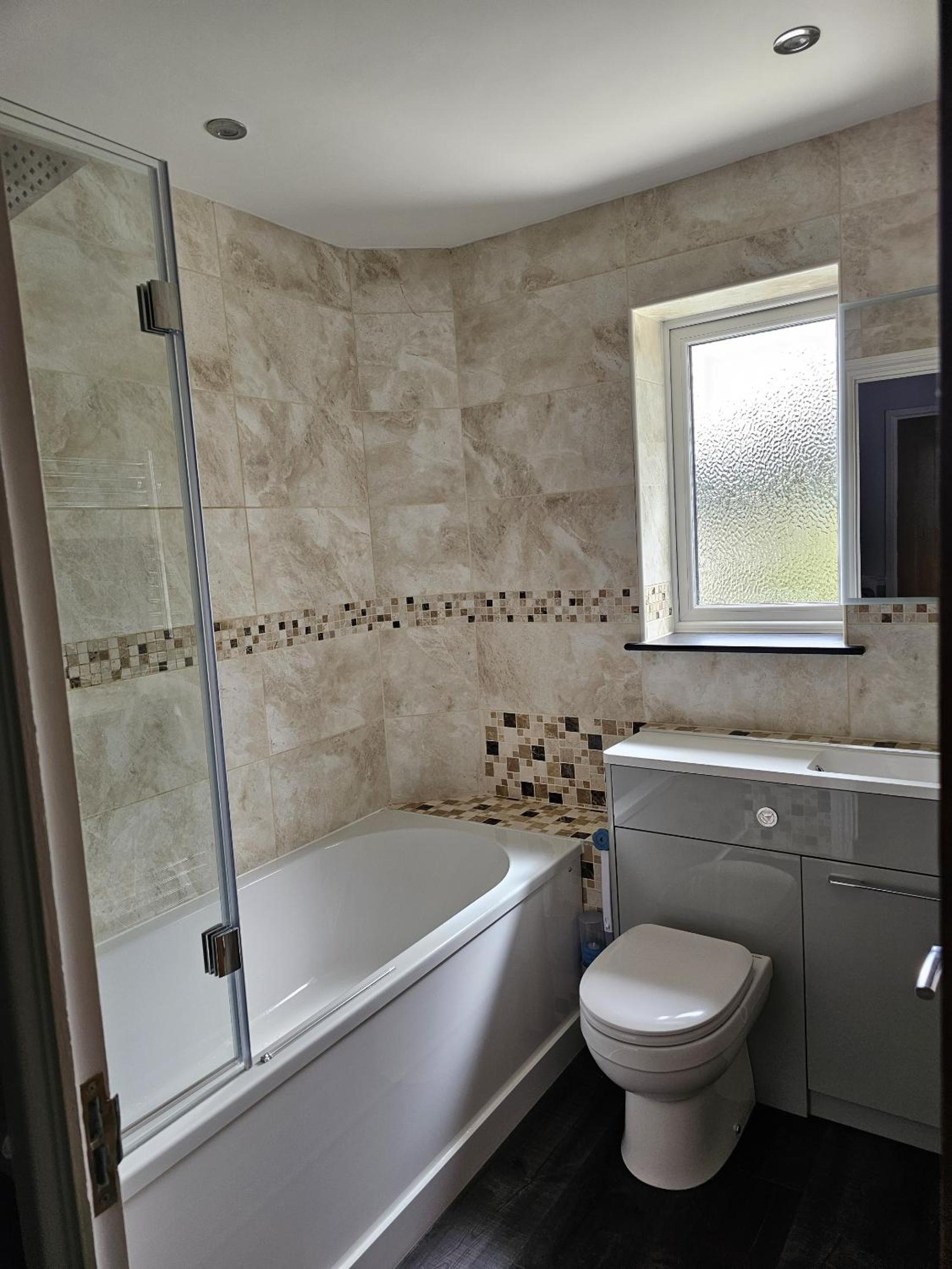 Single Room with Shared Bathroom photo 3