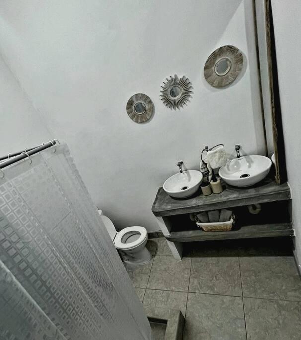 Three-Bedroom House photo 2