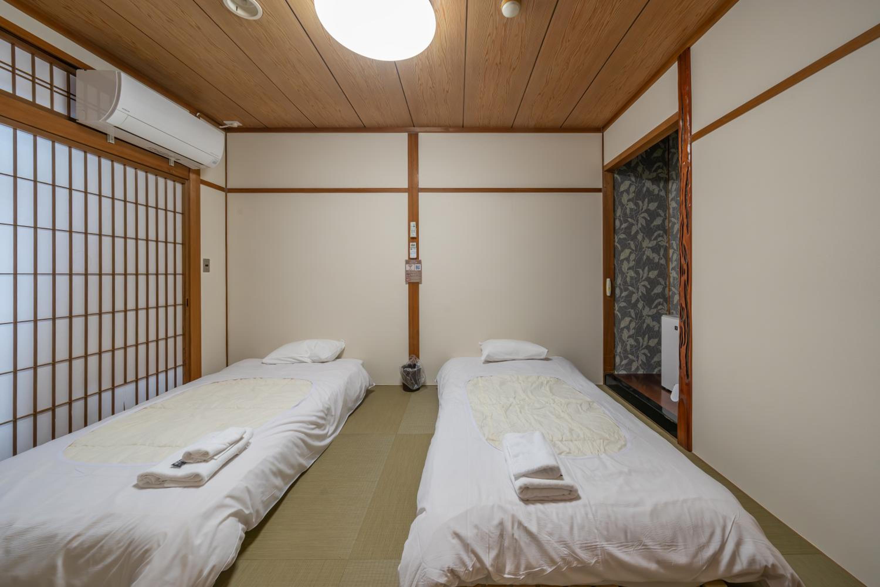 Room Selected at Check-In Japanese Twin with Shared Bathroom and Toilet photo 2