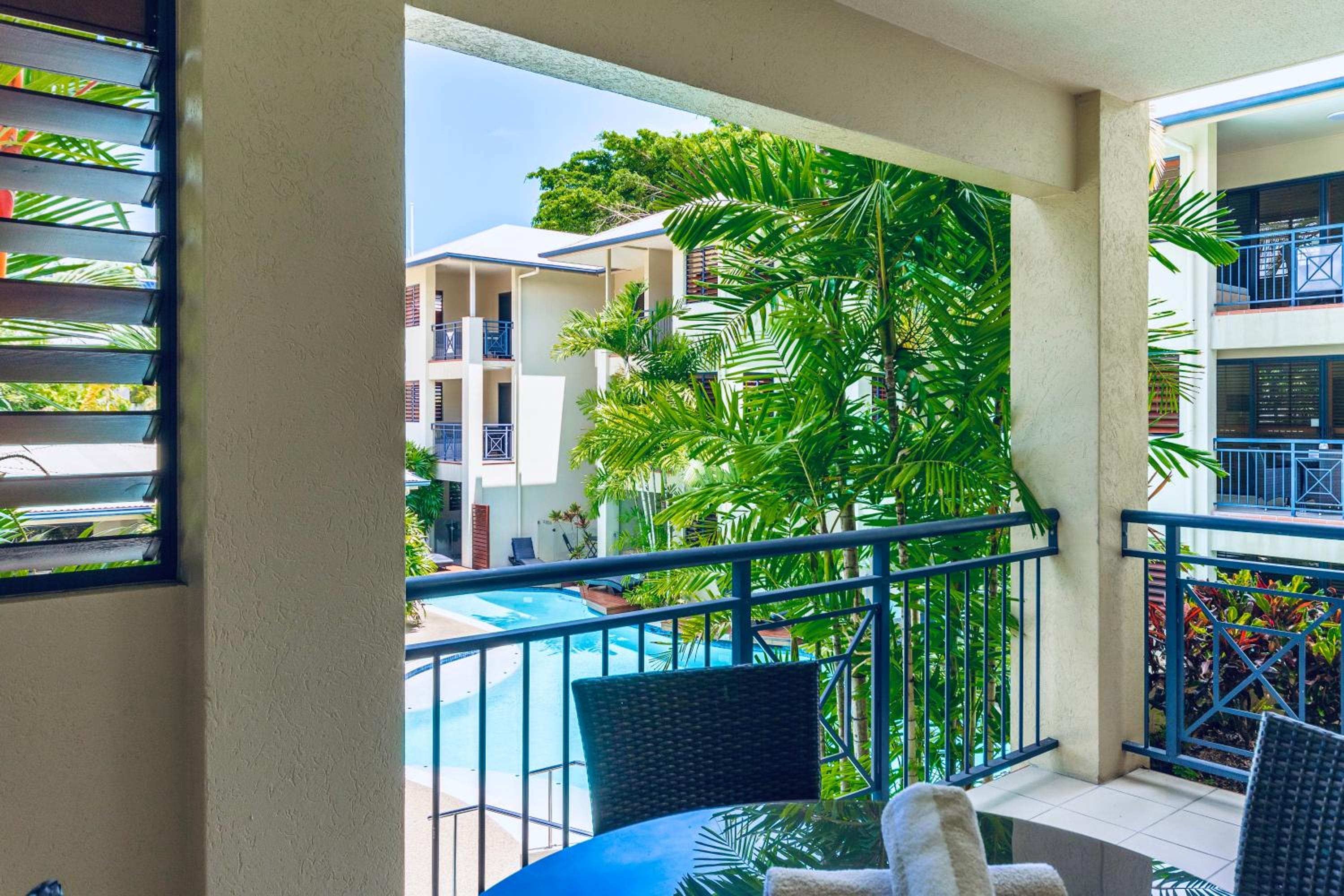 Apartment with Pool View  photo 2