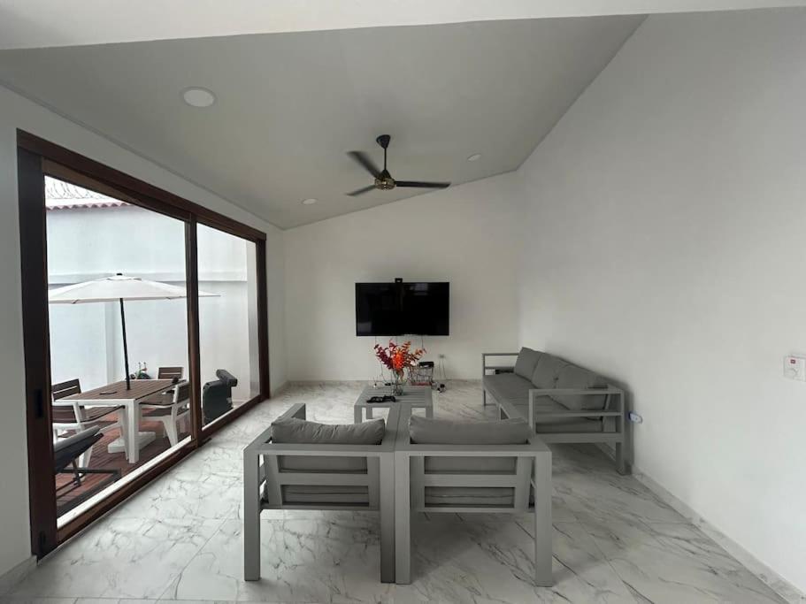 Four-Bedroom House photo 1