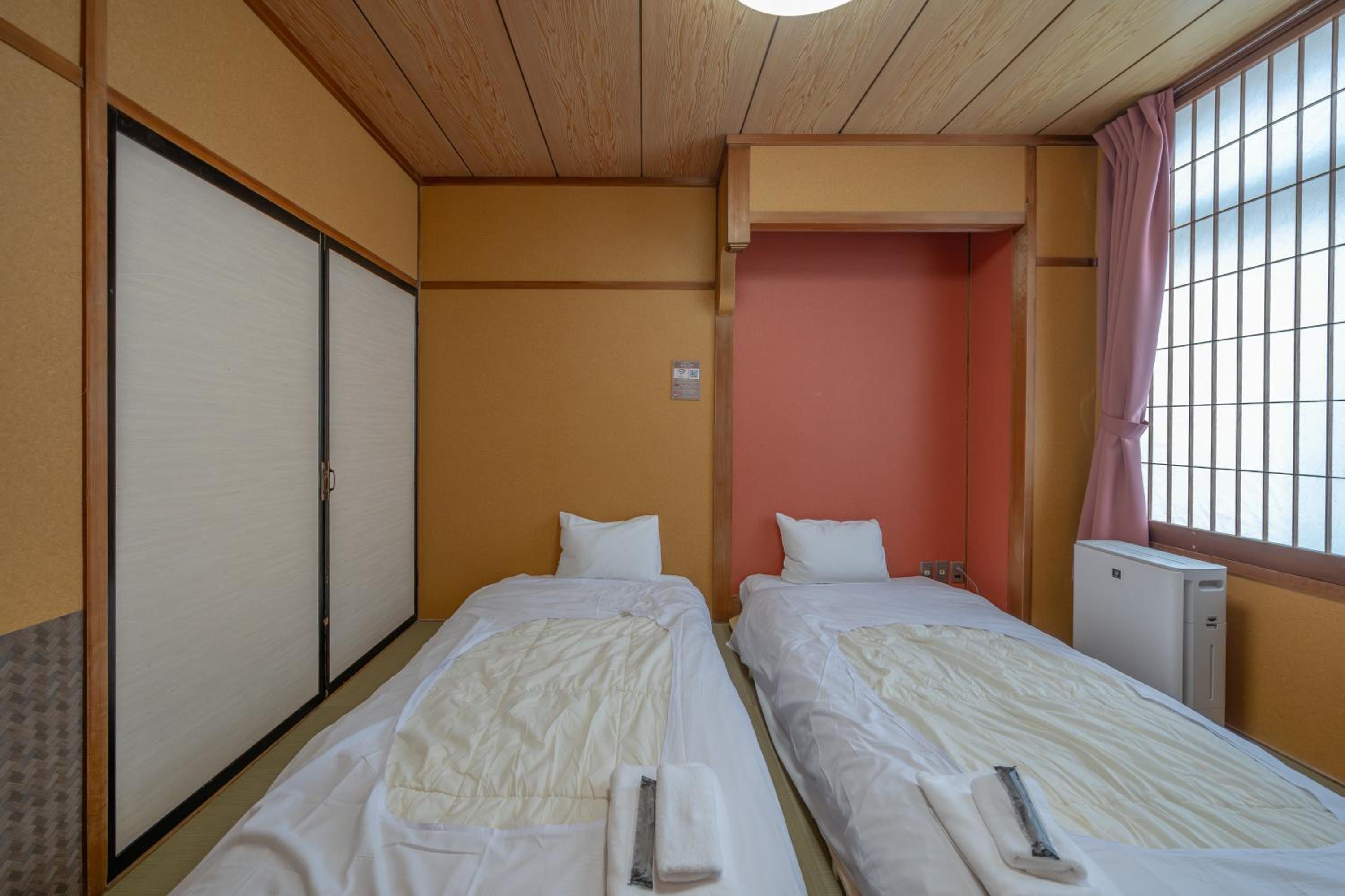 Twin Room with Shared Toilet photo 3