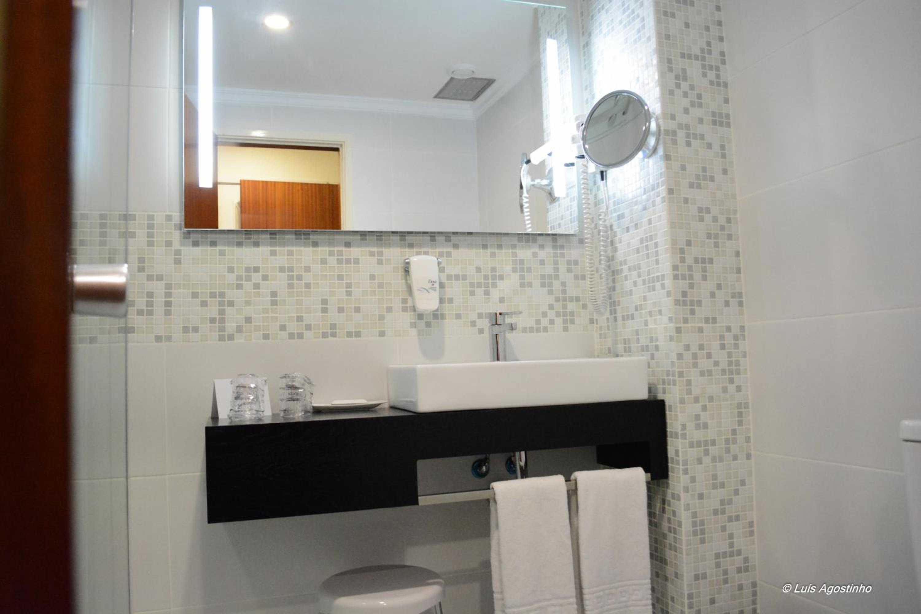 Double or Twin Room - Photo 5