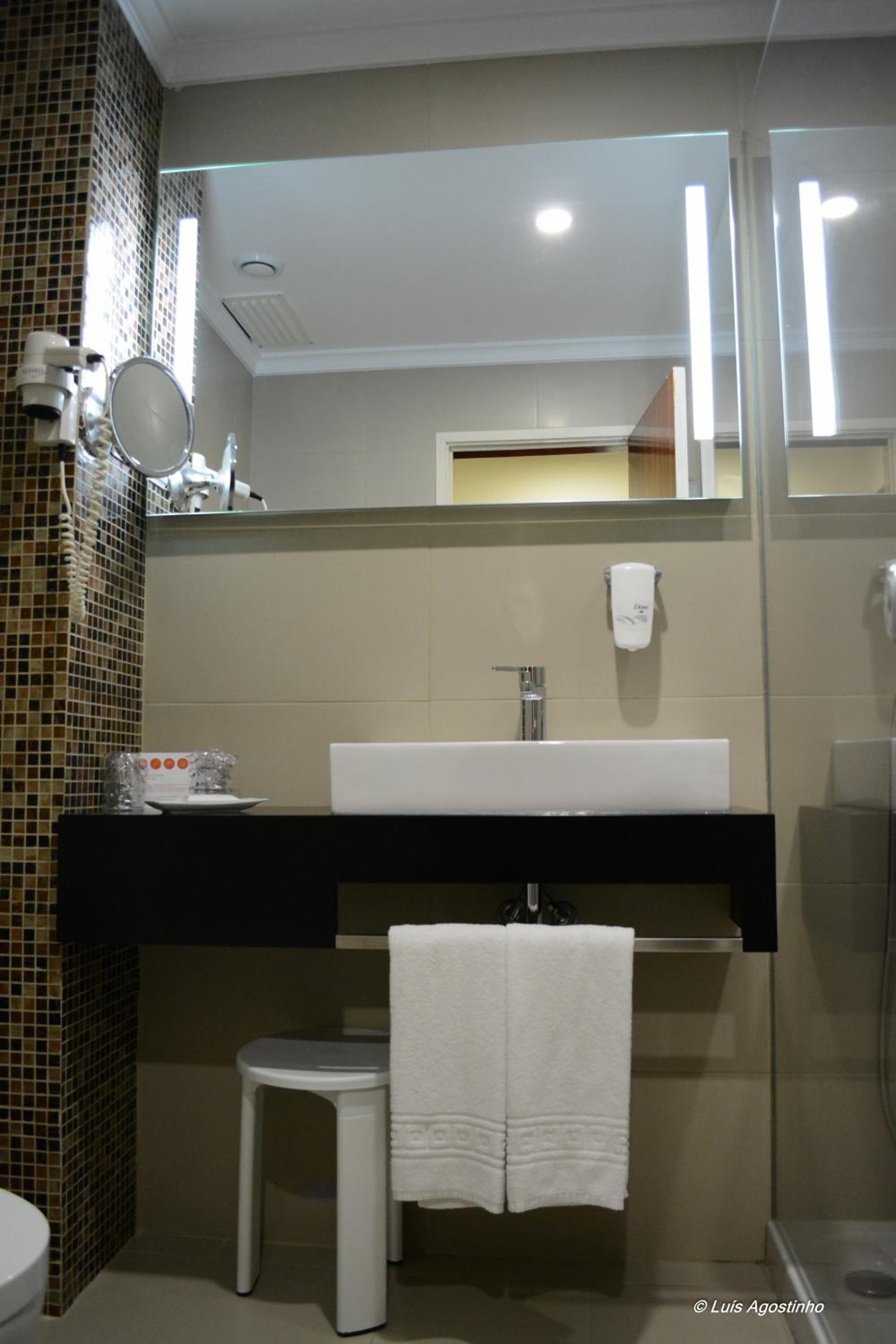 Double or Twin Room - Photo 4