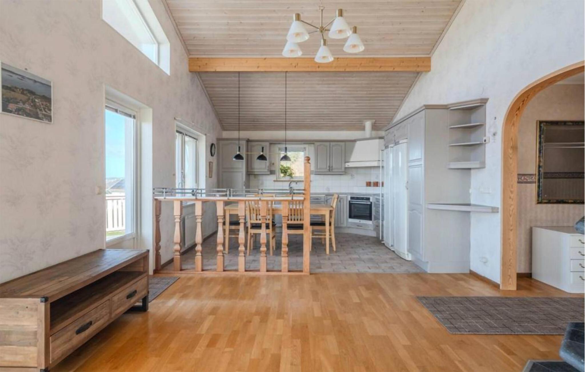 Two-Bedroom Holiday Home photo 2