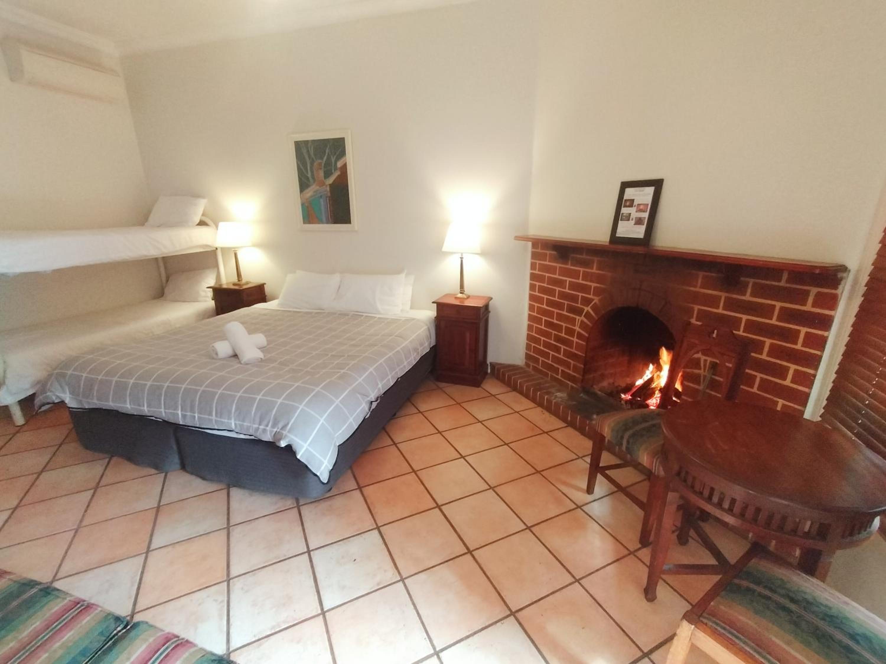 Double Room with Private Bathroom photo 1