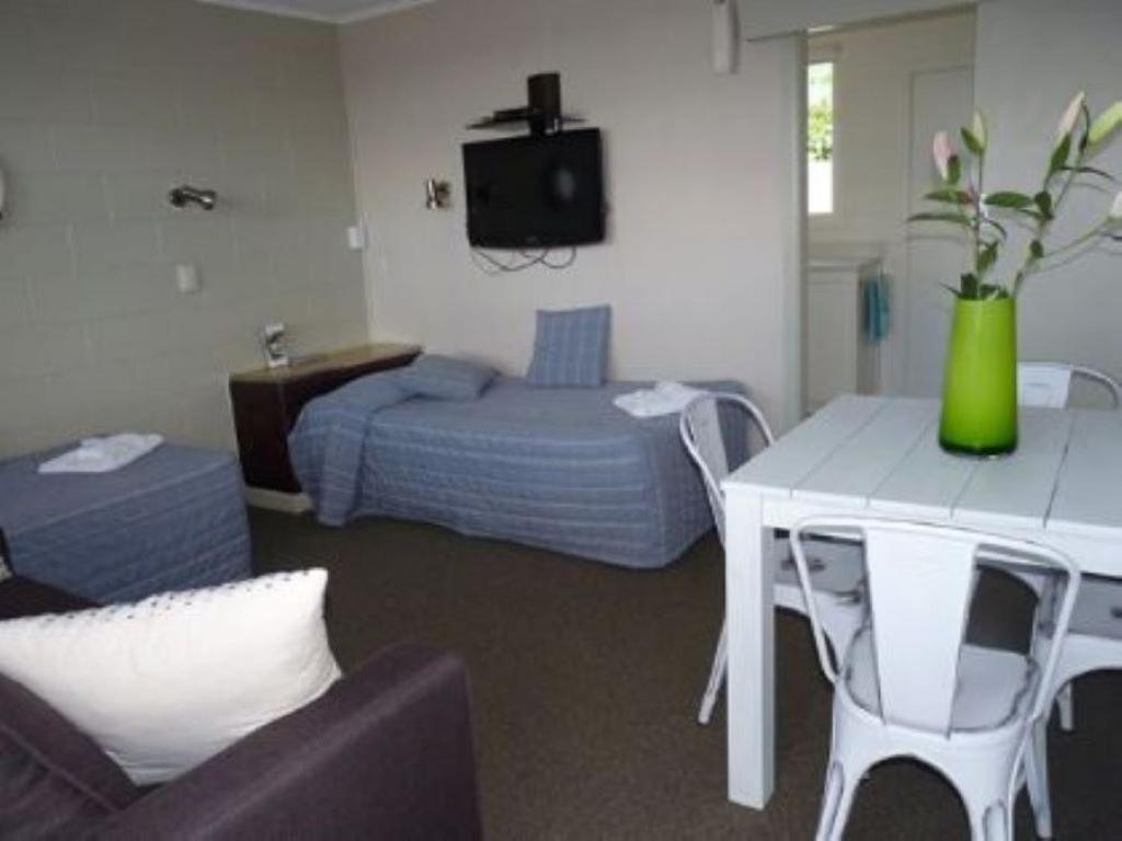 One-Bedroom Standard Apartment photo 1
